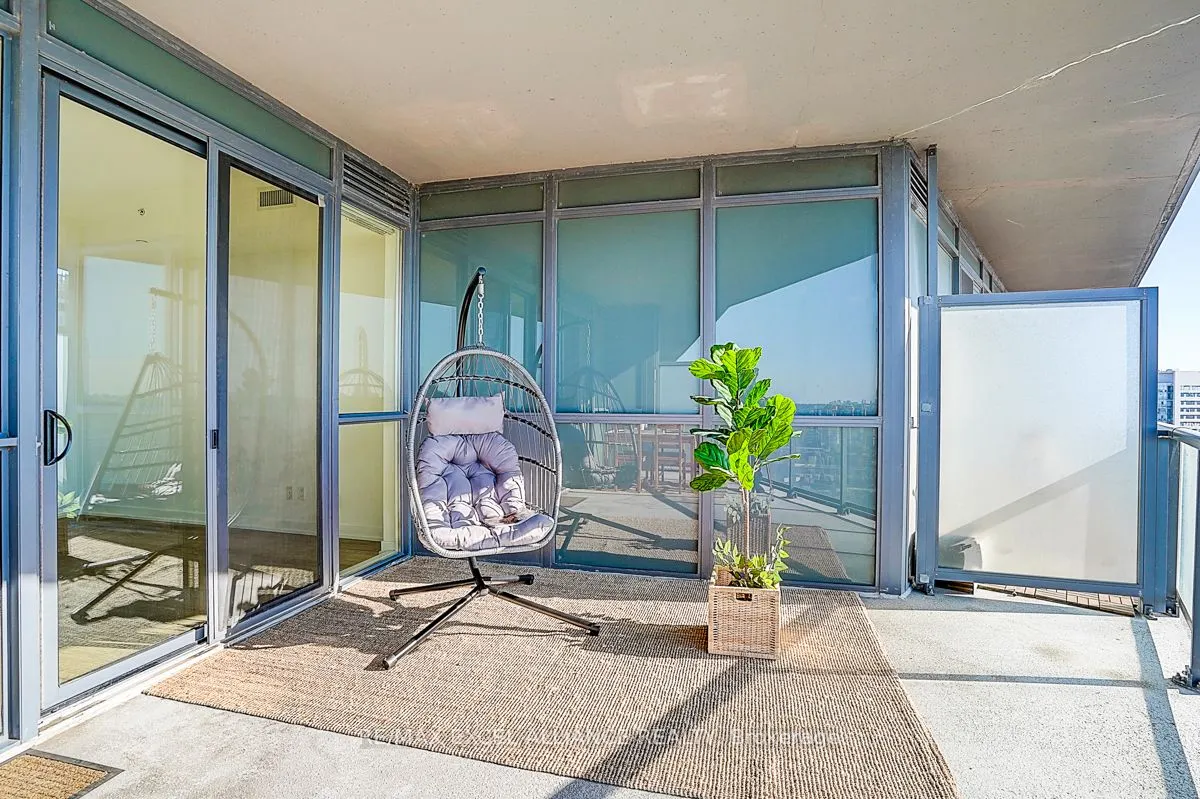 20 Bruyeres Mews, #2501