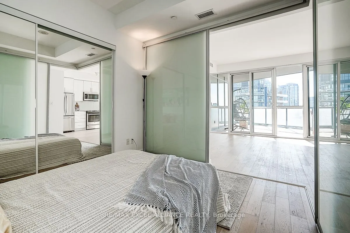20 Bruyeres Mews, #2501