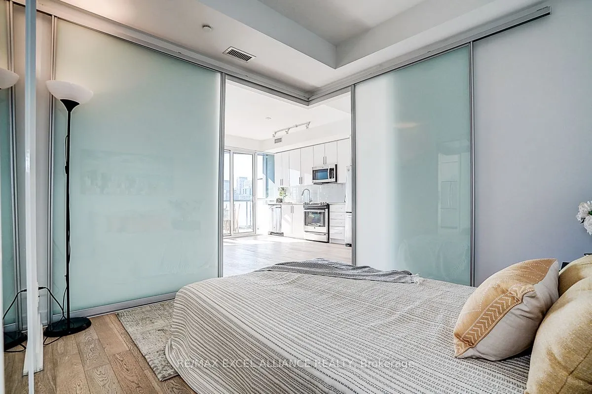 20 Bruyeres Mews, #2501