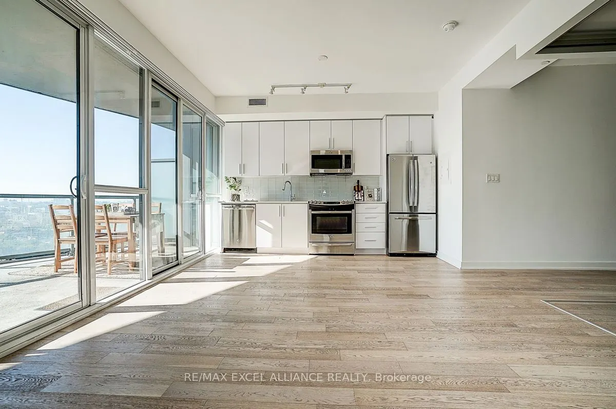 20 Bruyeres Mews, #2501