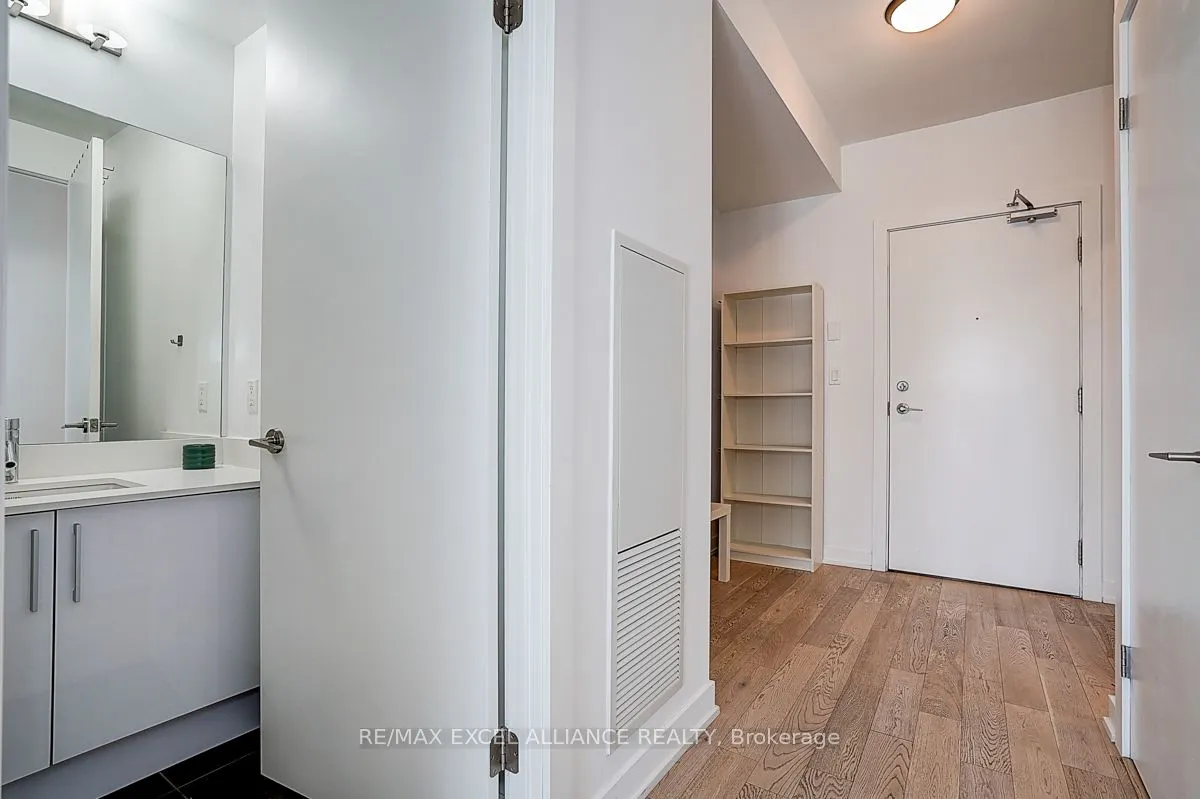 20 Bruyeres Mews, #2501