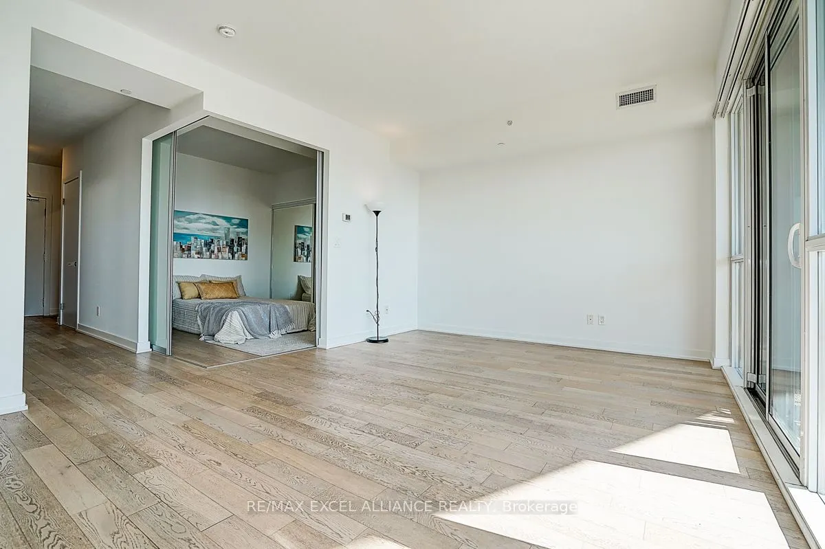 20 Bruyeres Mews, #2501