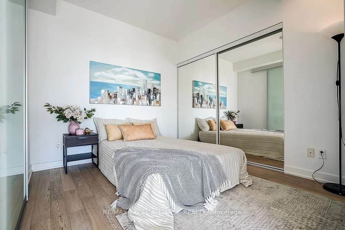 20 Bruyeres Mews, #2501