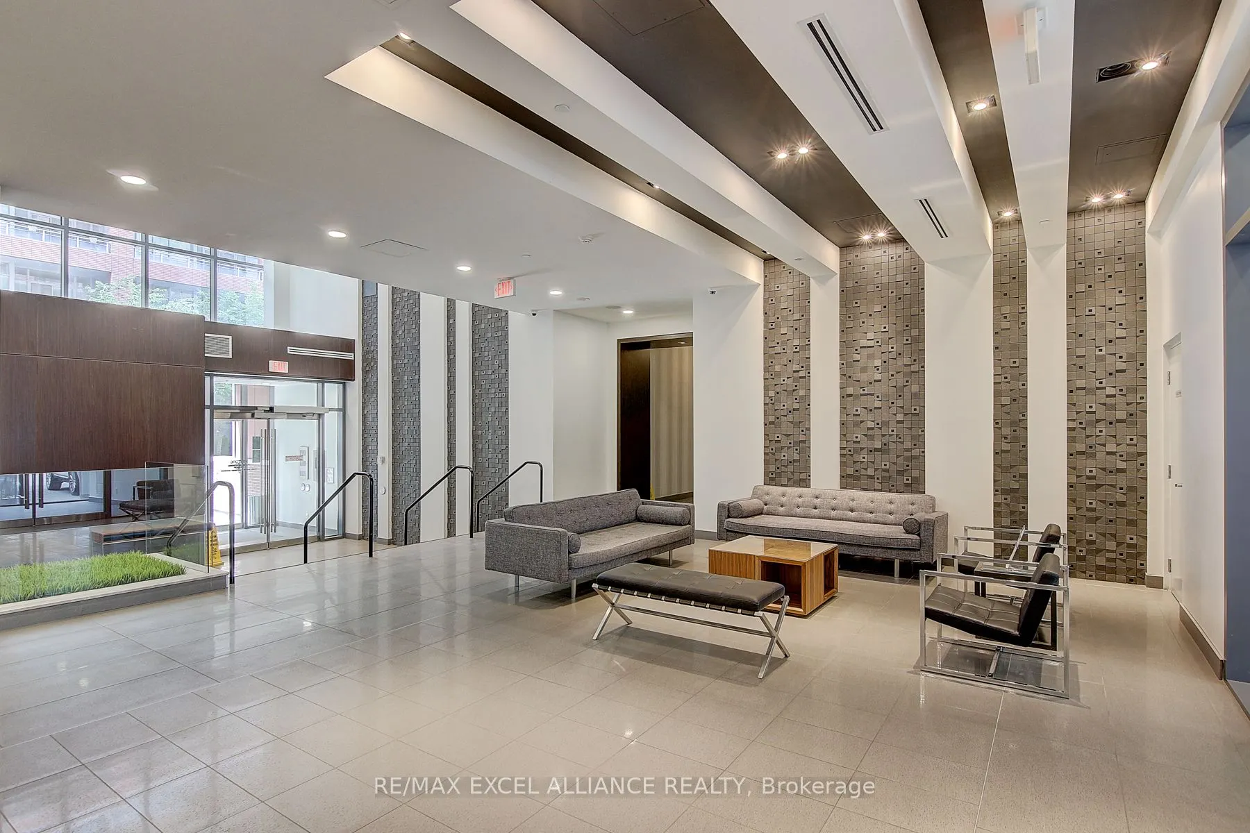 20 Bruyeres Mews, #2501