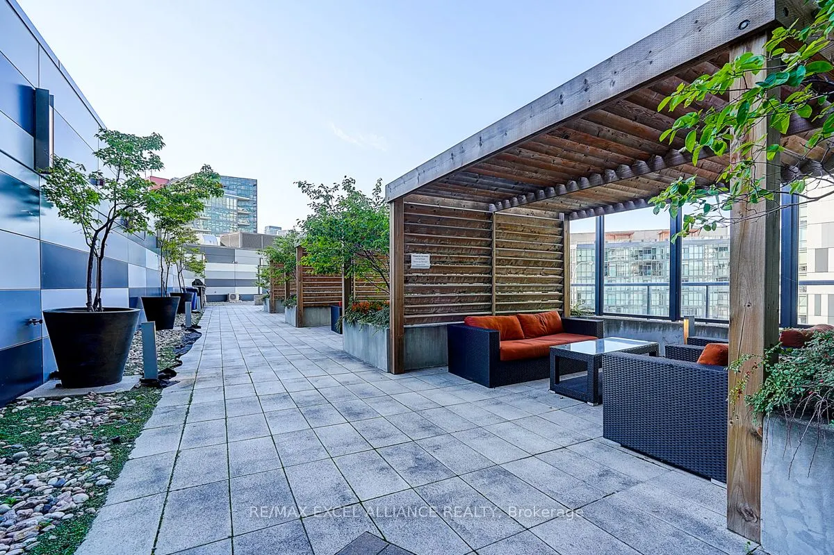 20 Bruyeres Mews, #2501