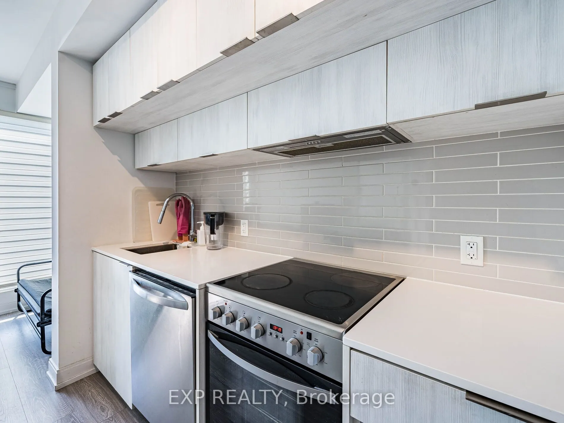 181 Dundas Street E, #4608