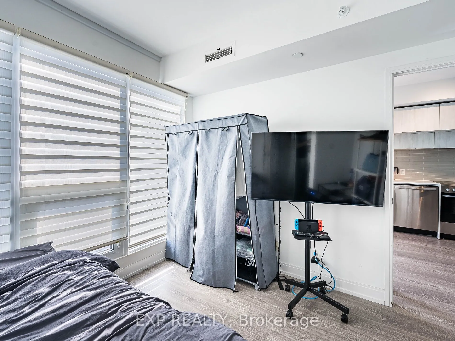 181 Dundas Street E, #4608