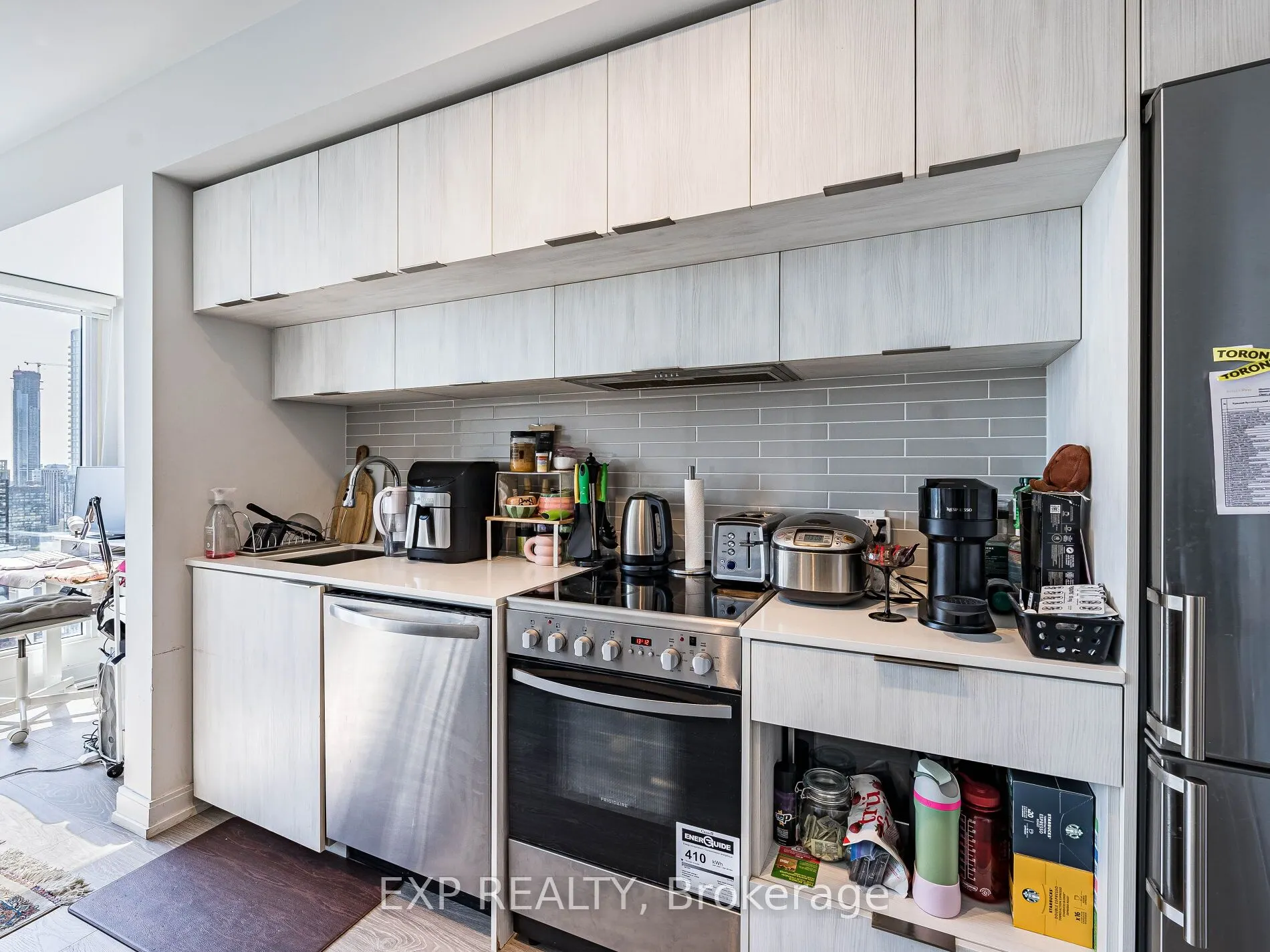 181 Dundas Street E, #3708
