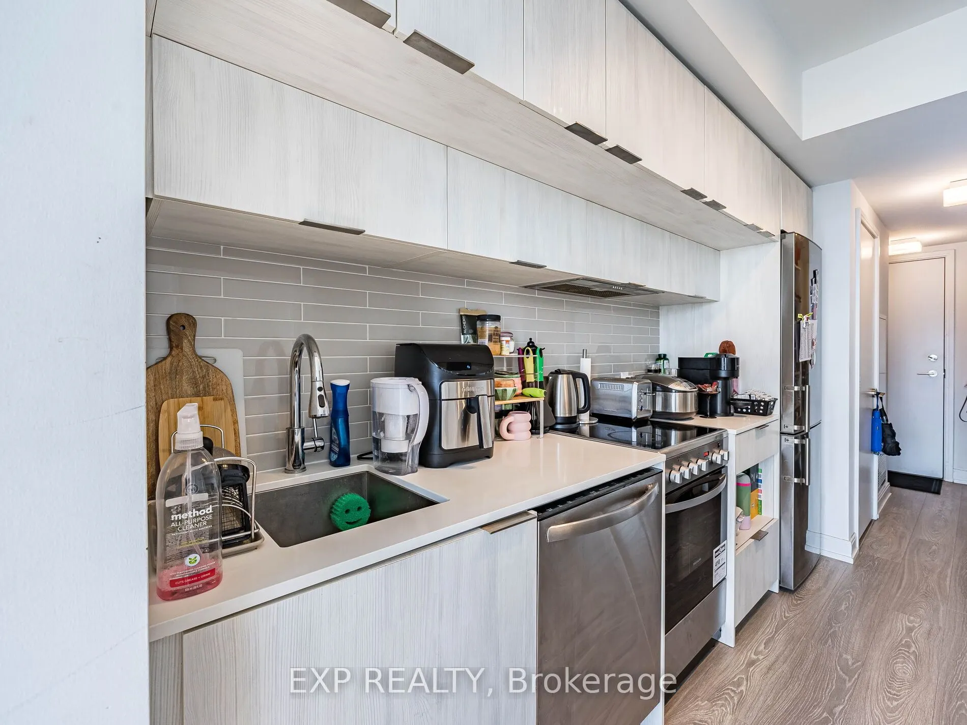 181 Dundas Street E, #3708