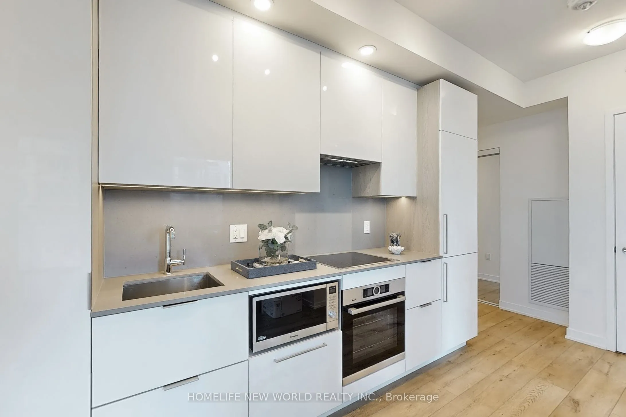 28 Freeland Street, #1504