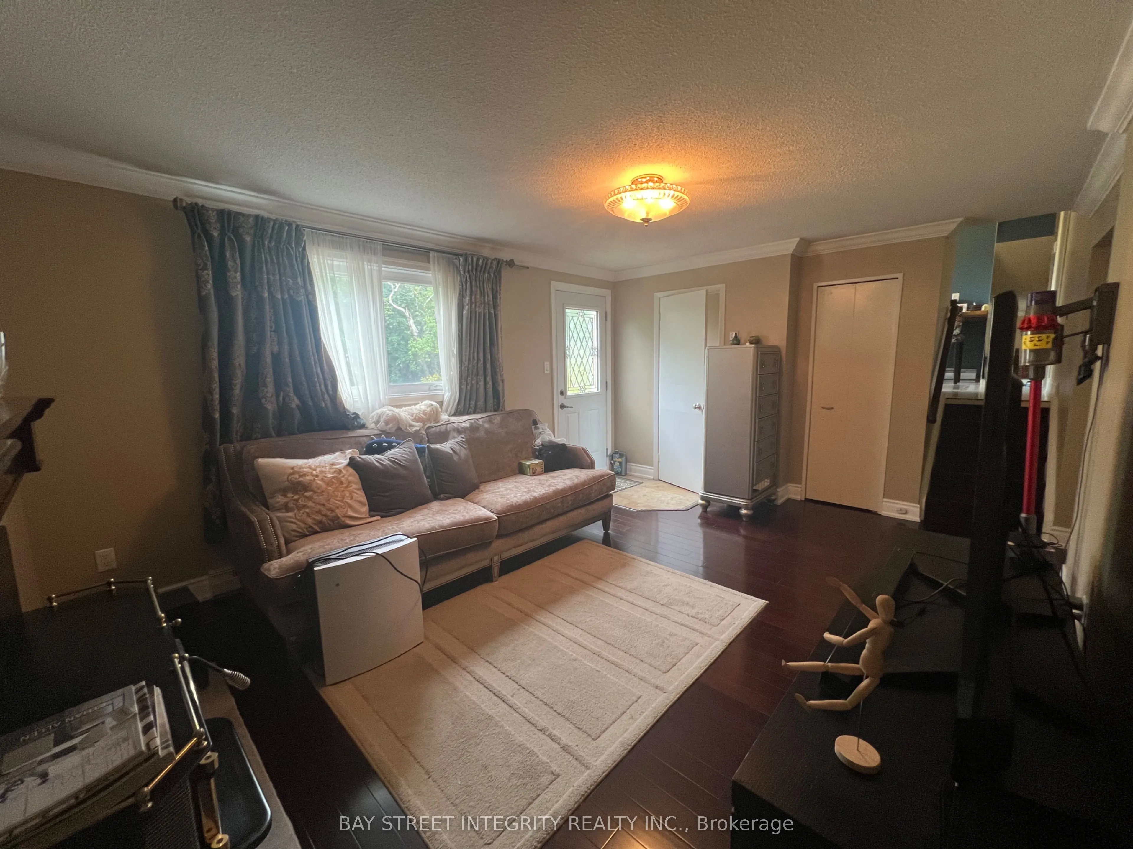 81 Crossbow Crescent