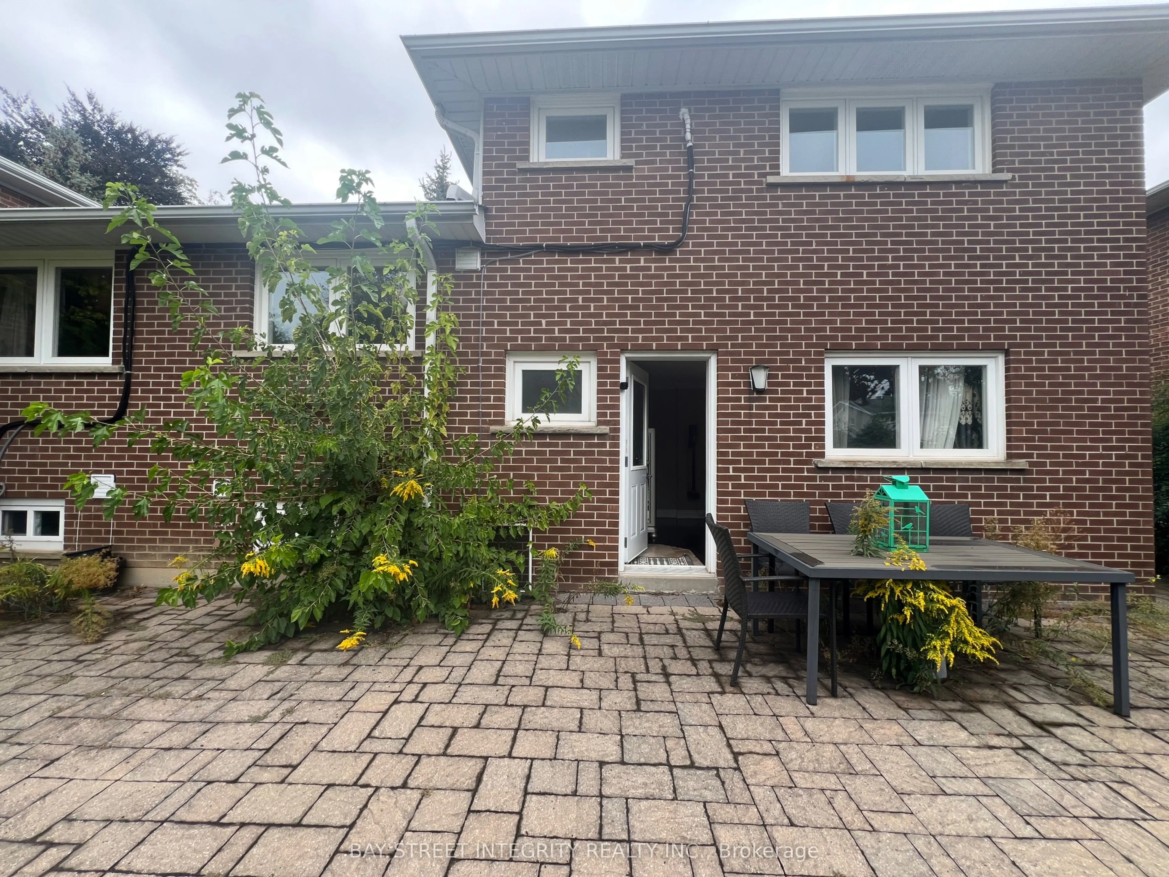 81 Crossbow Crescent