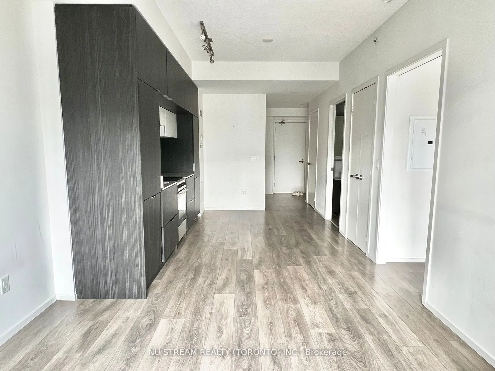 159 Dundas Street E, #2903
