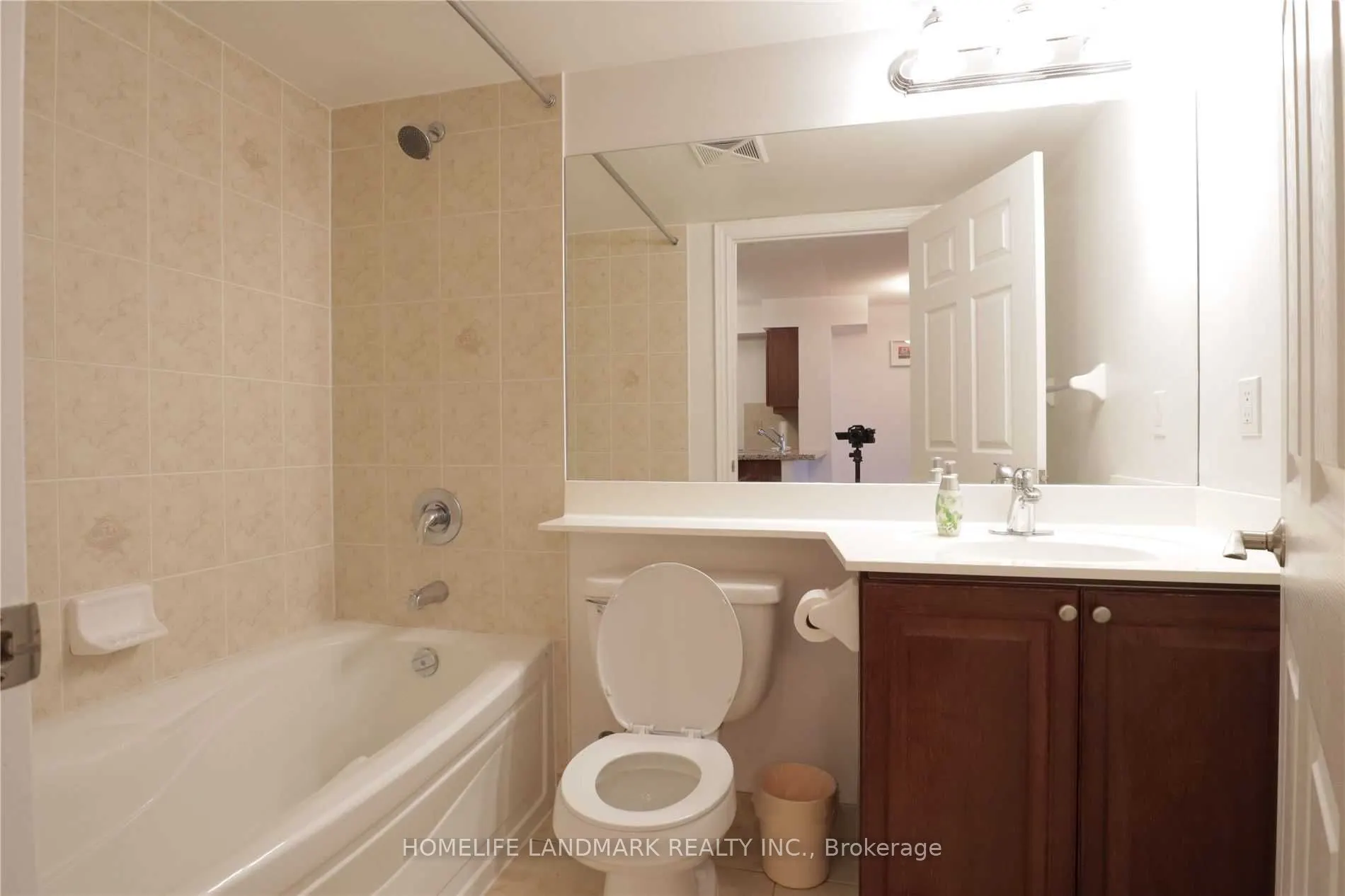 15 Greenview Avenue, #2814