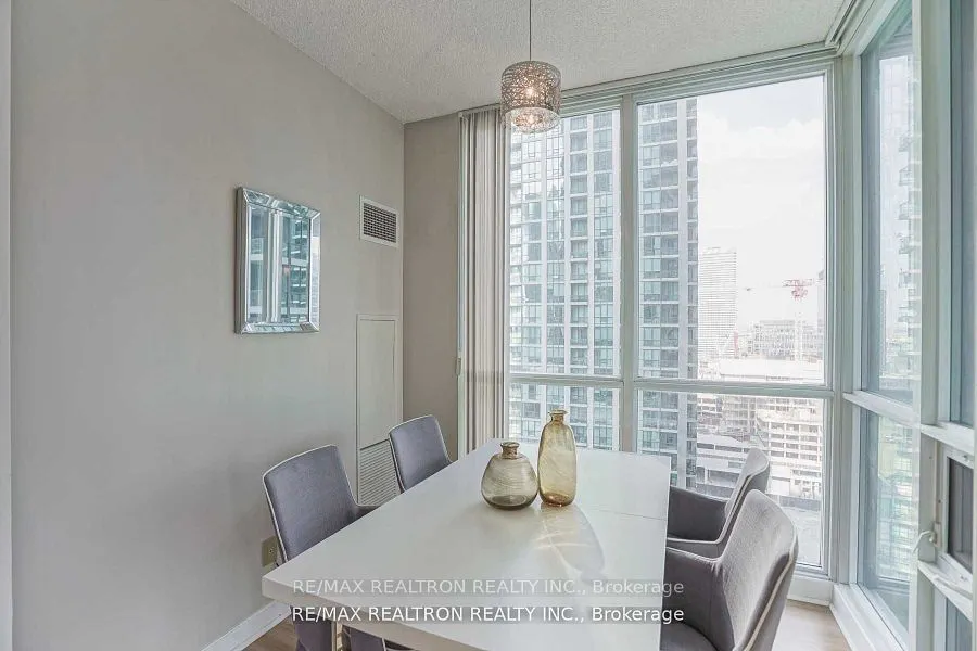 18 Harbour Street, #2108