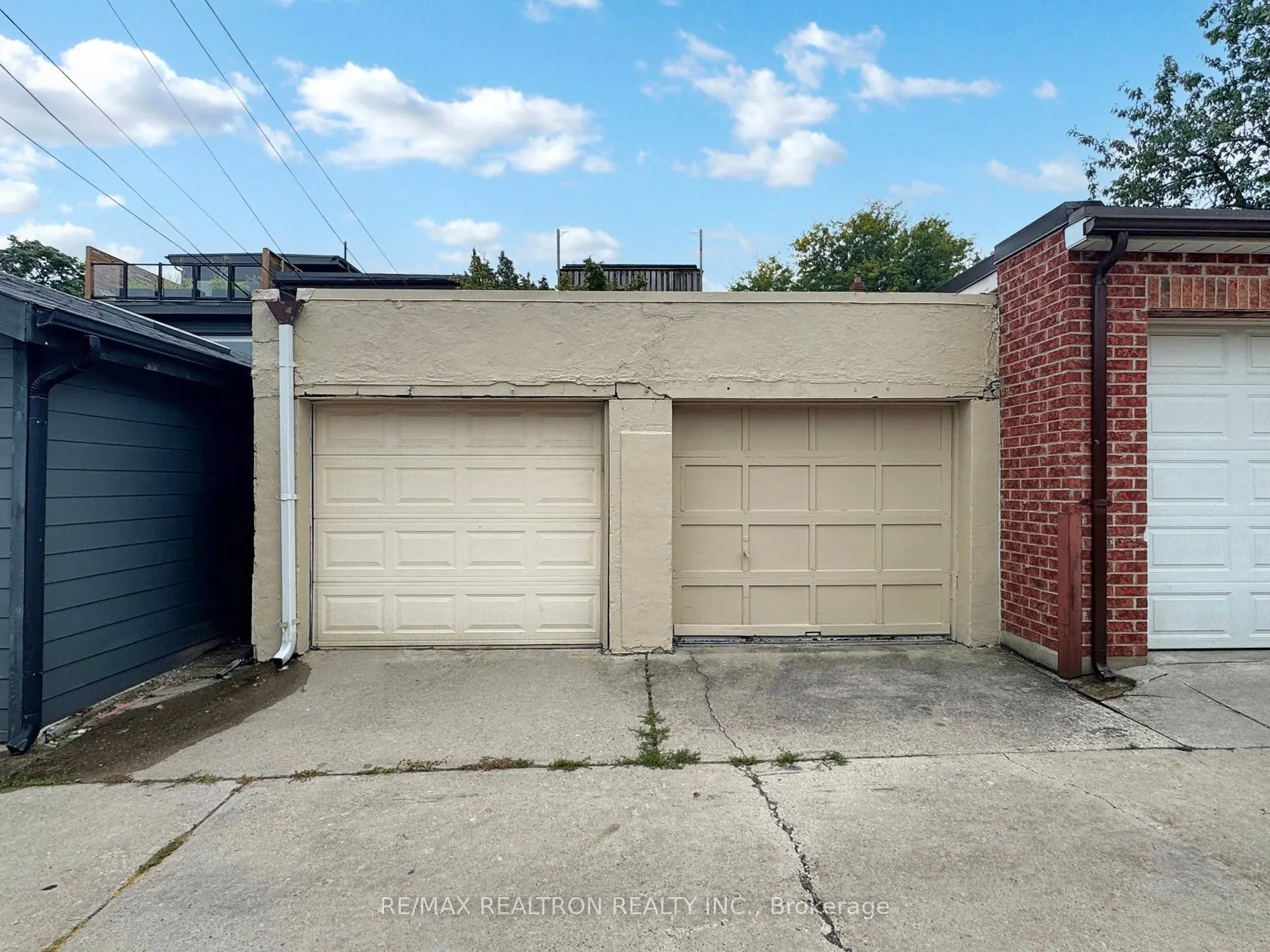 10 Lindsey Avenue
