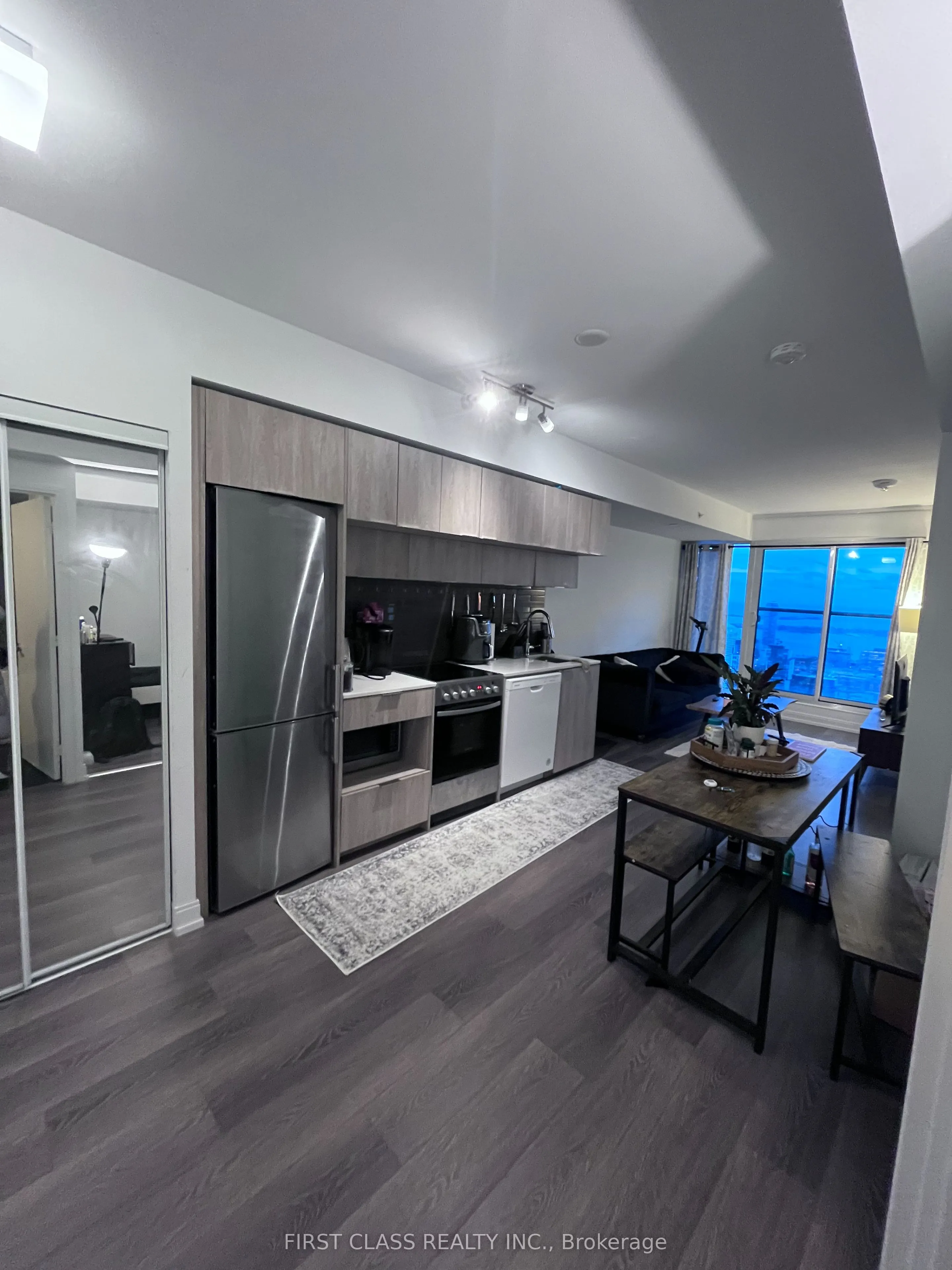 181 Dundas Street E, #5506