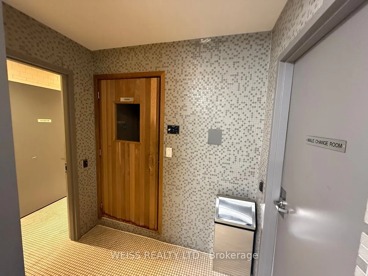 3830 Bathurst Street W, #707