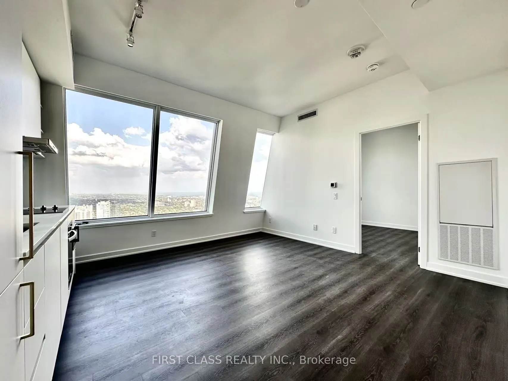 8 Wellesley Street W, #LPH06