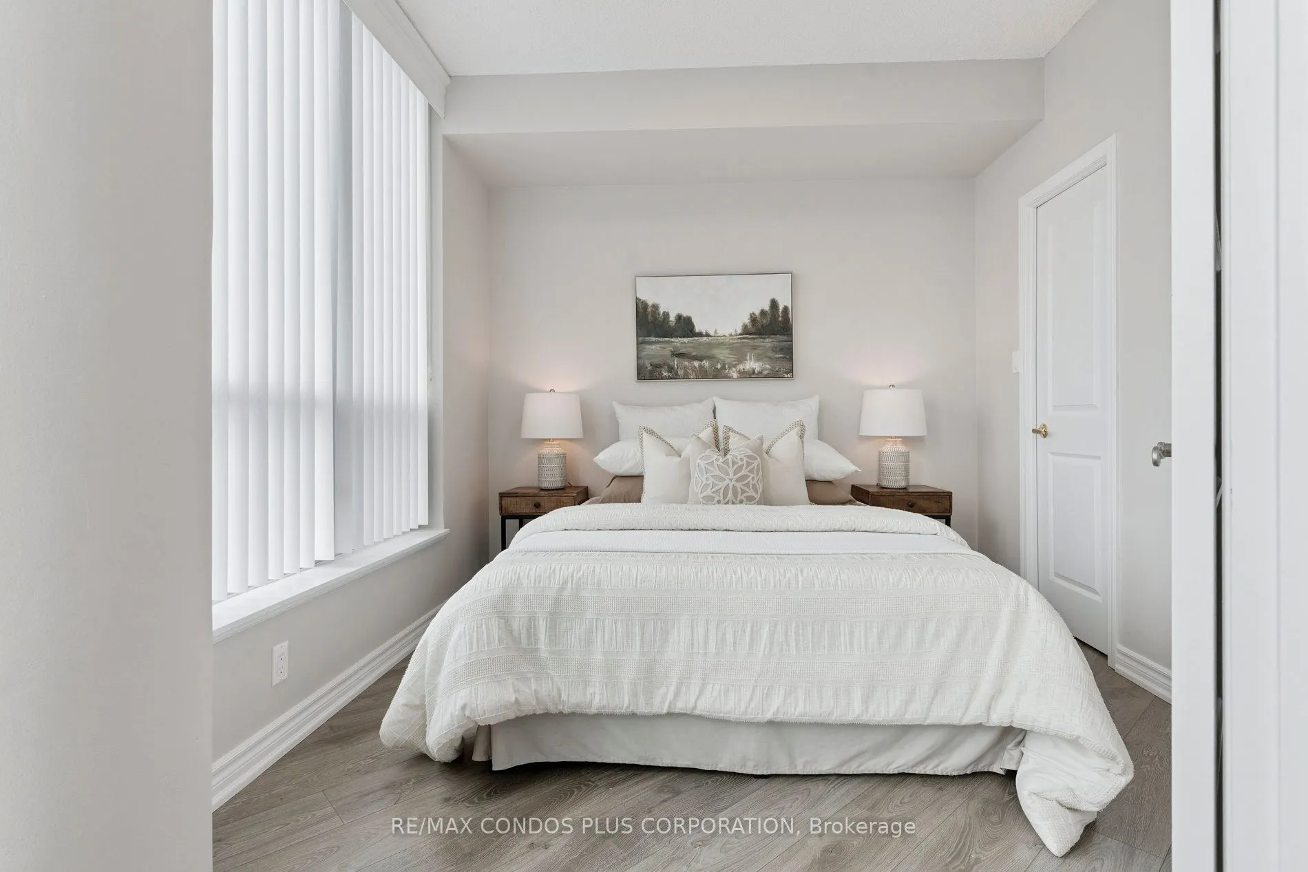 230 Queens Quay W, #1221