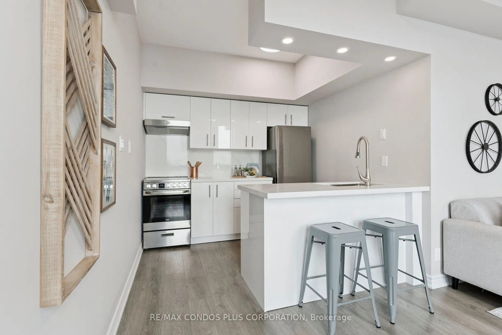 230 Queens Quay W, #1221