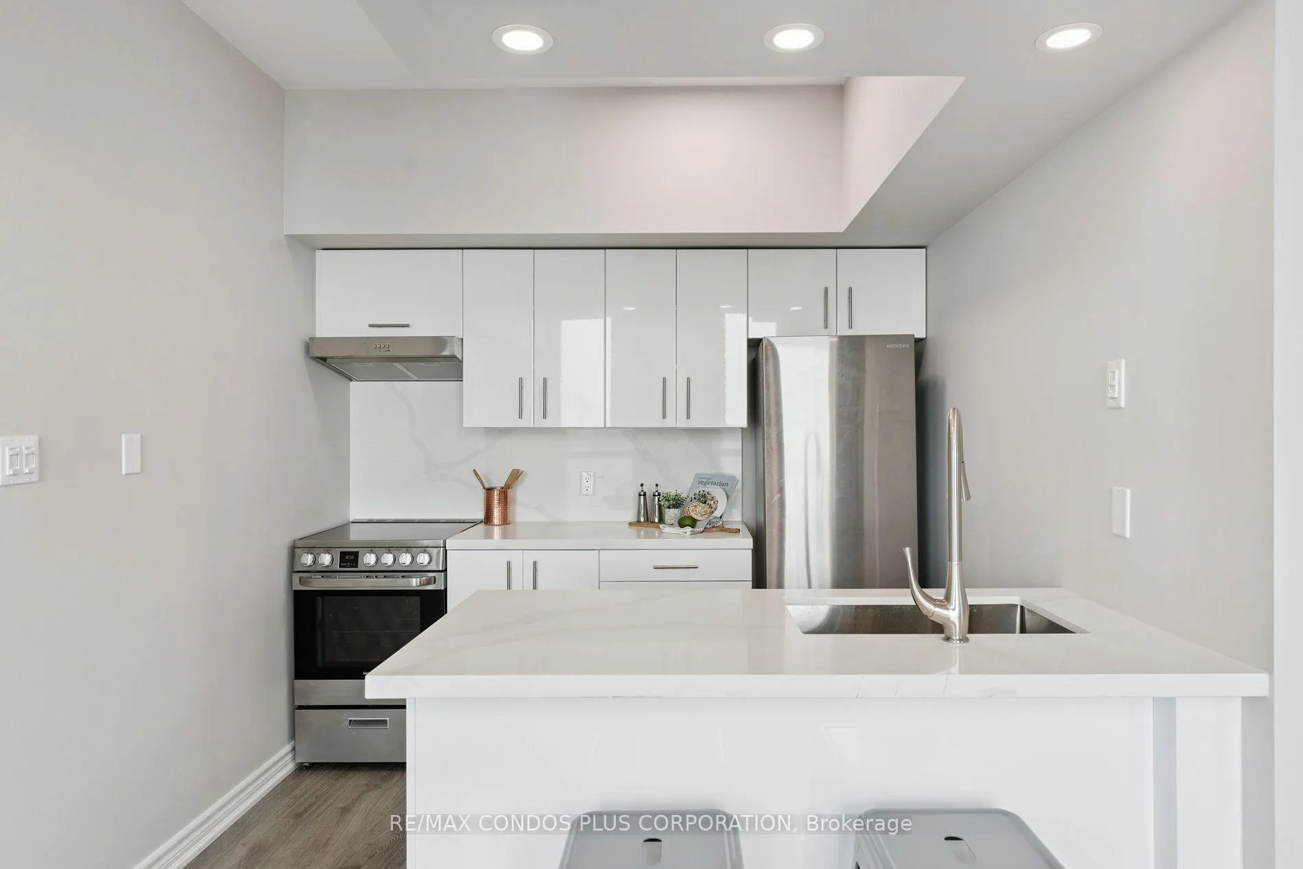 230 Queens Quay W, #1221