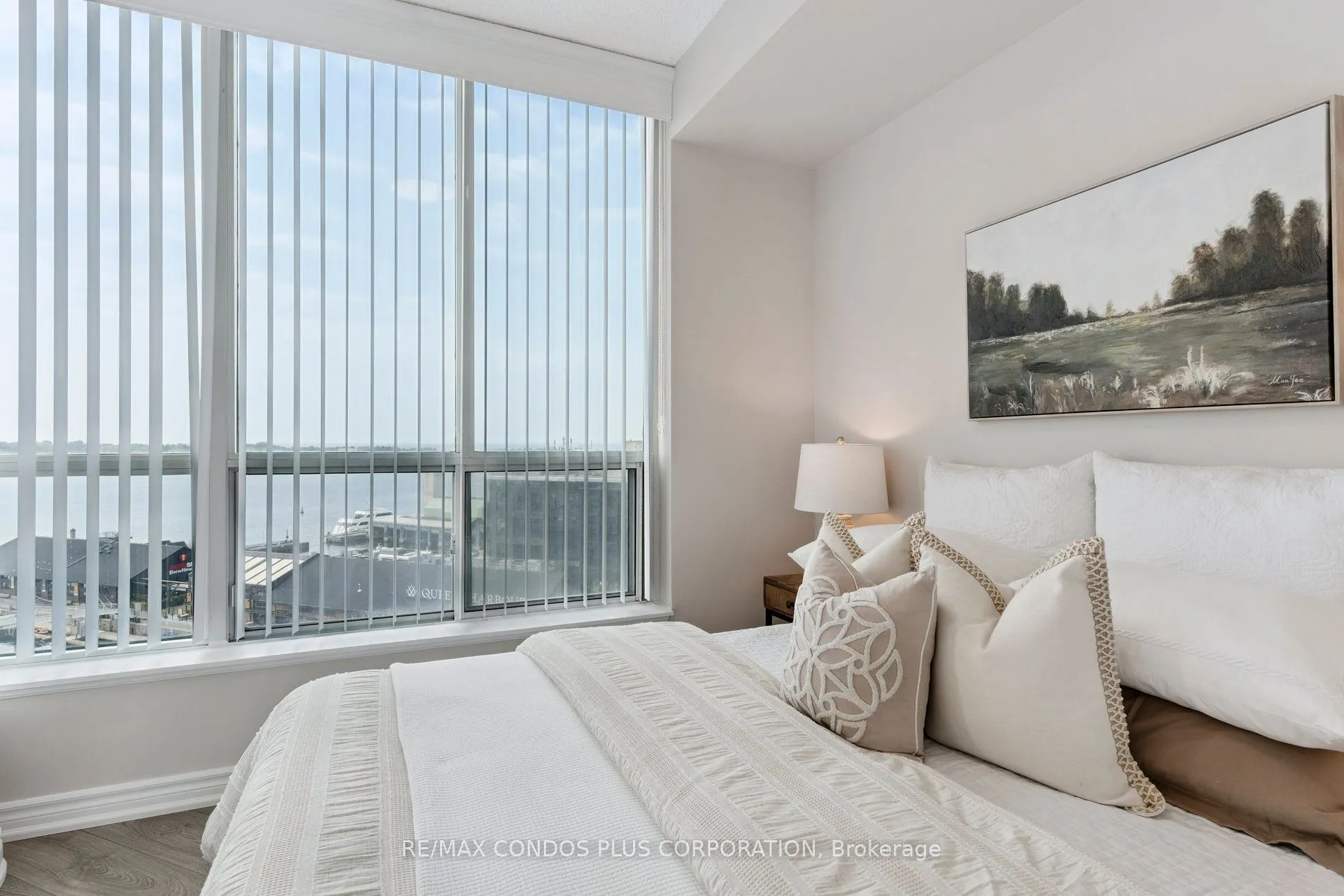 230 Queens Quay W, #1221