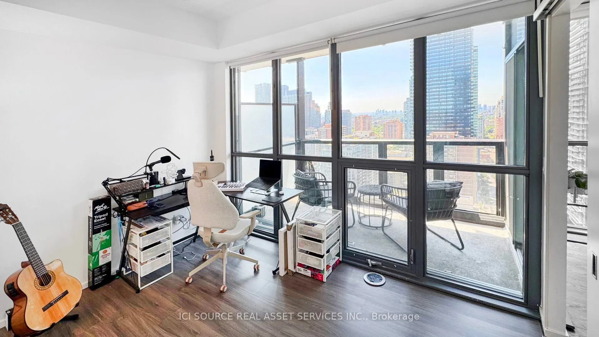 101 Charles Street E, #2906