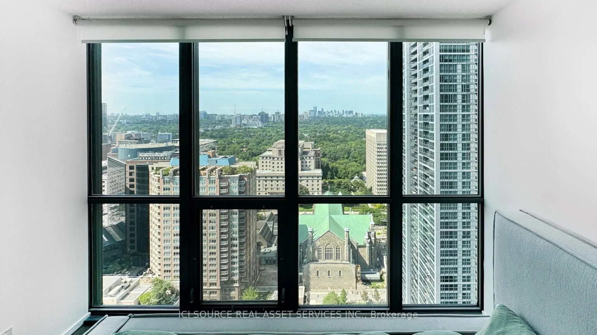 101 Charles Street E, #2906