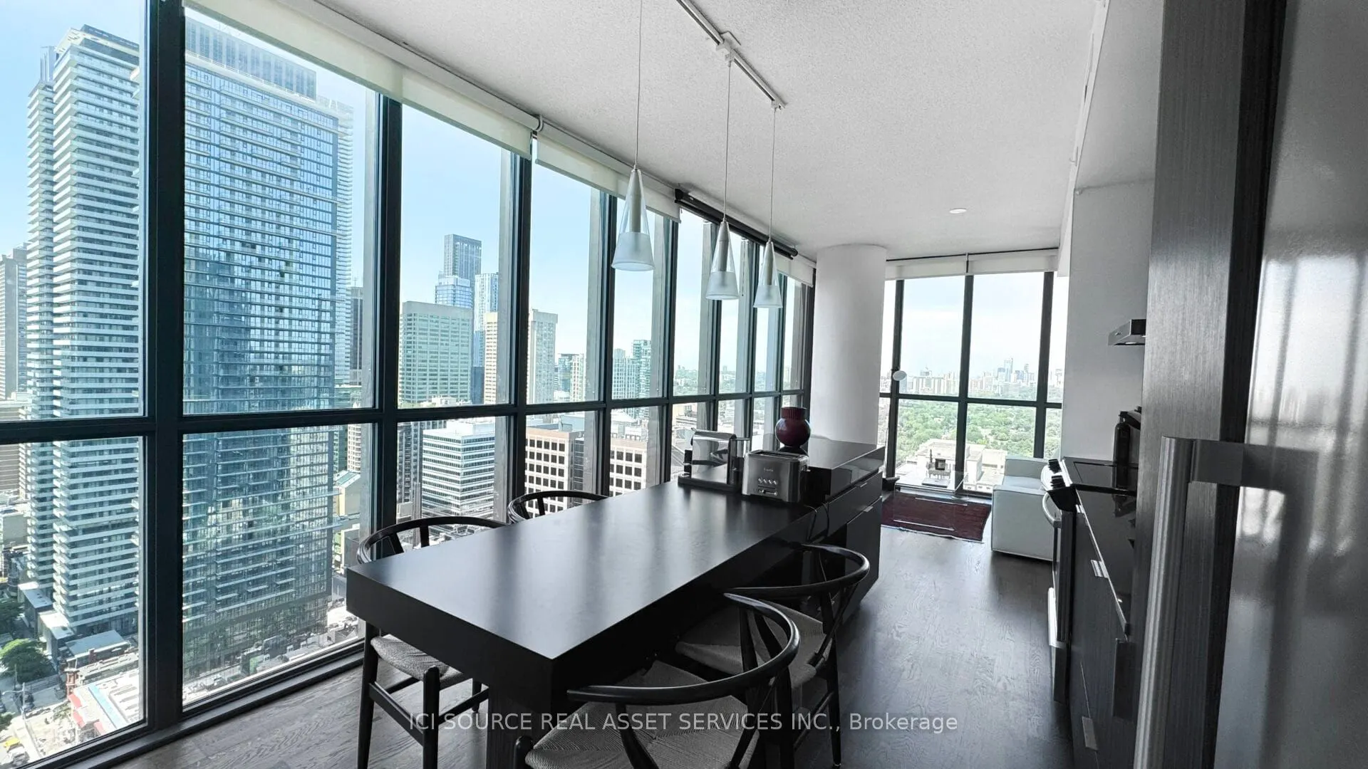 101 Charles Street E, #2906