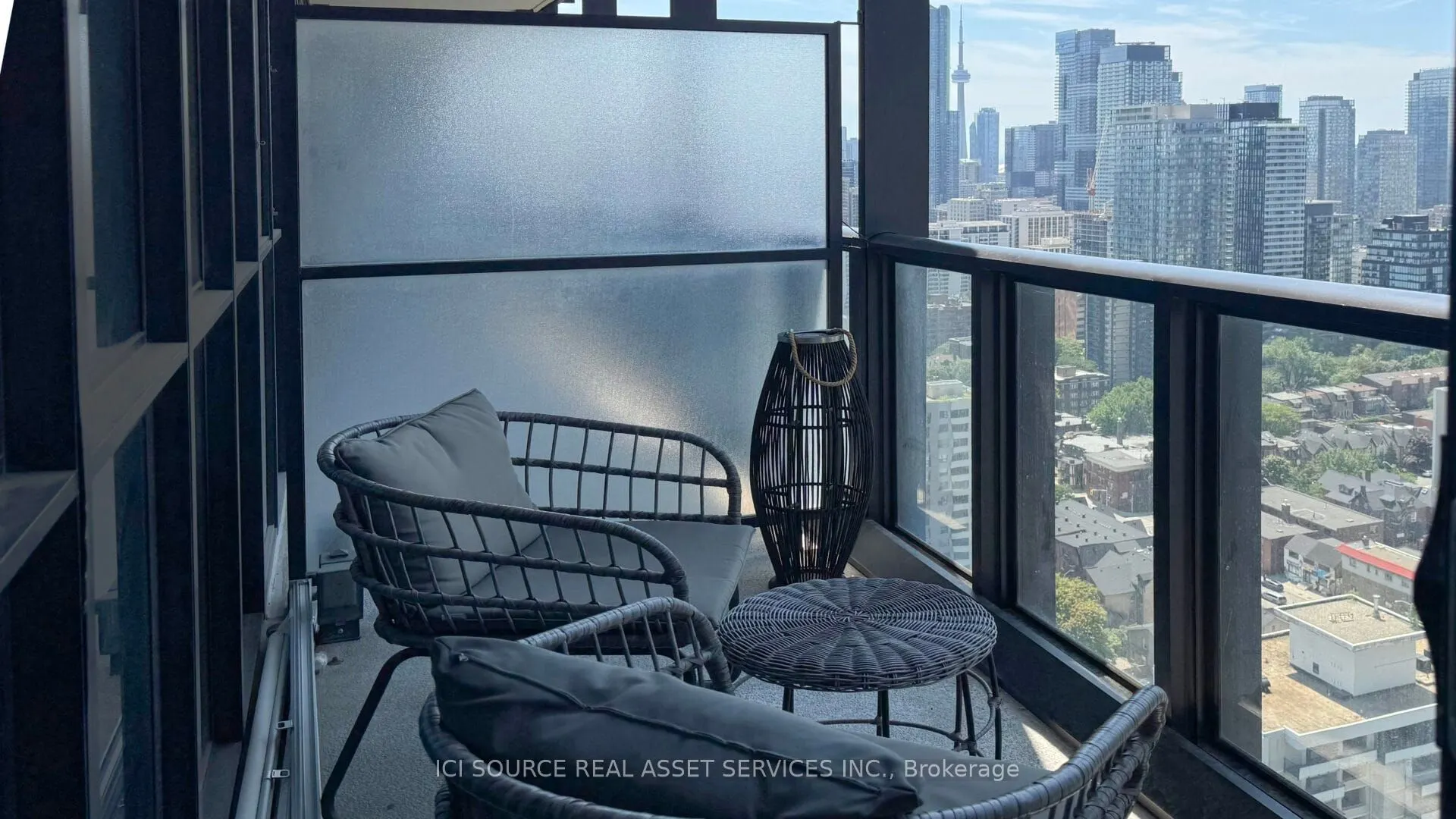 101 Charles Street E, #2906
