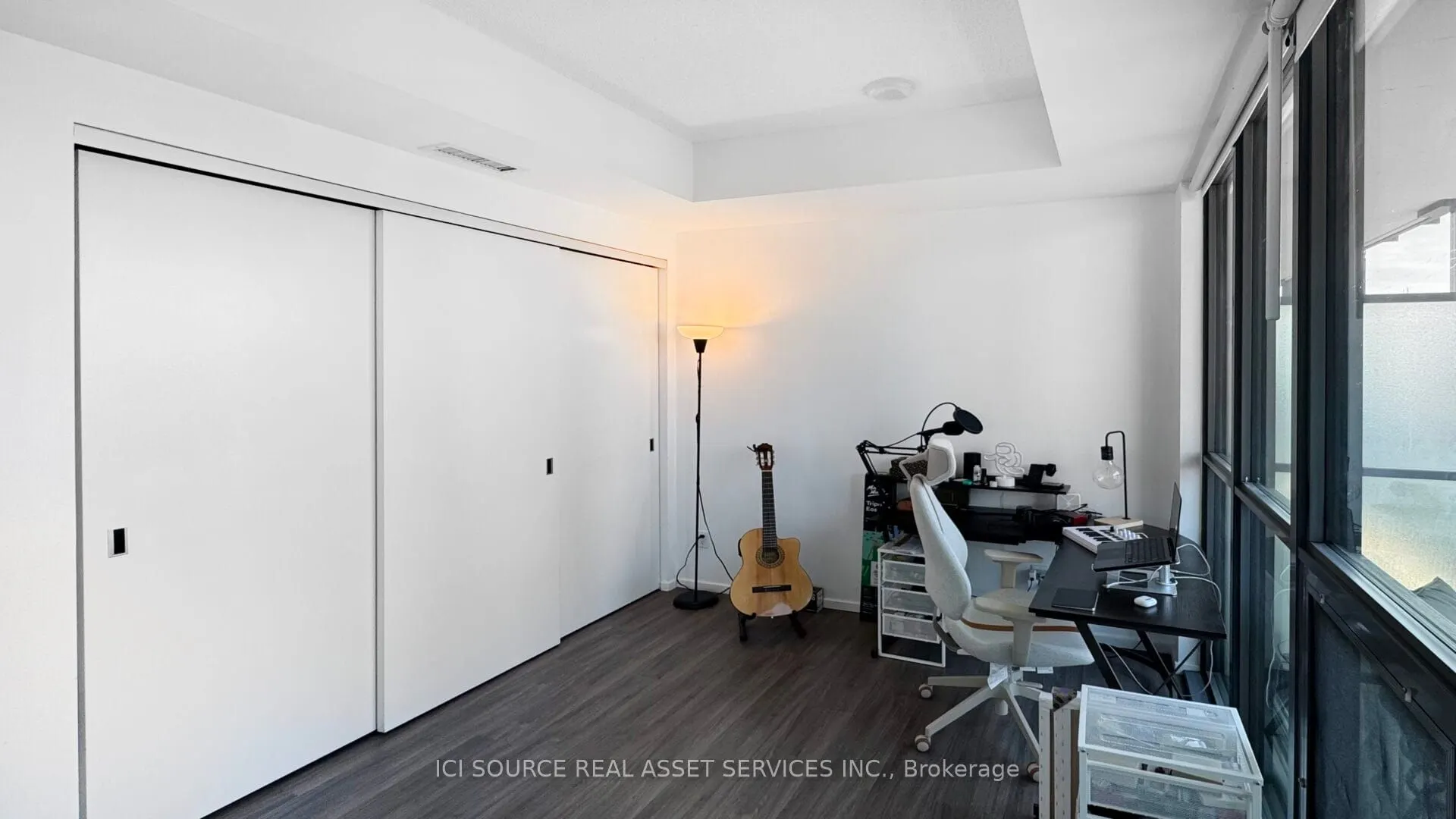 101 Charles Street E, #2906
