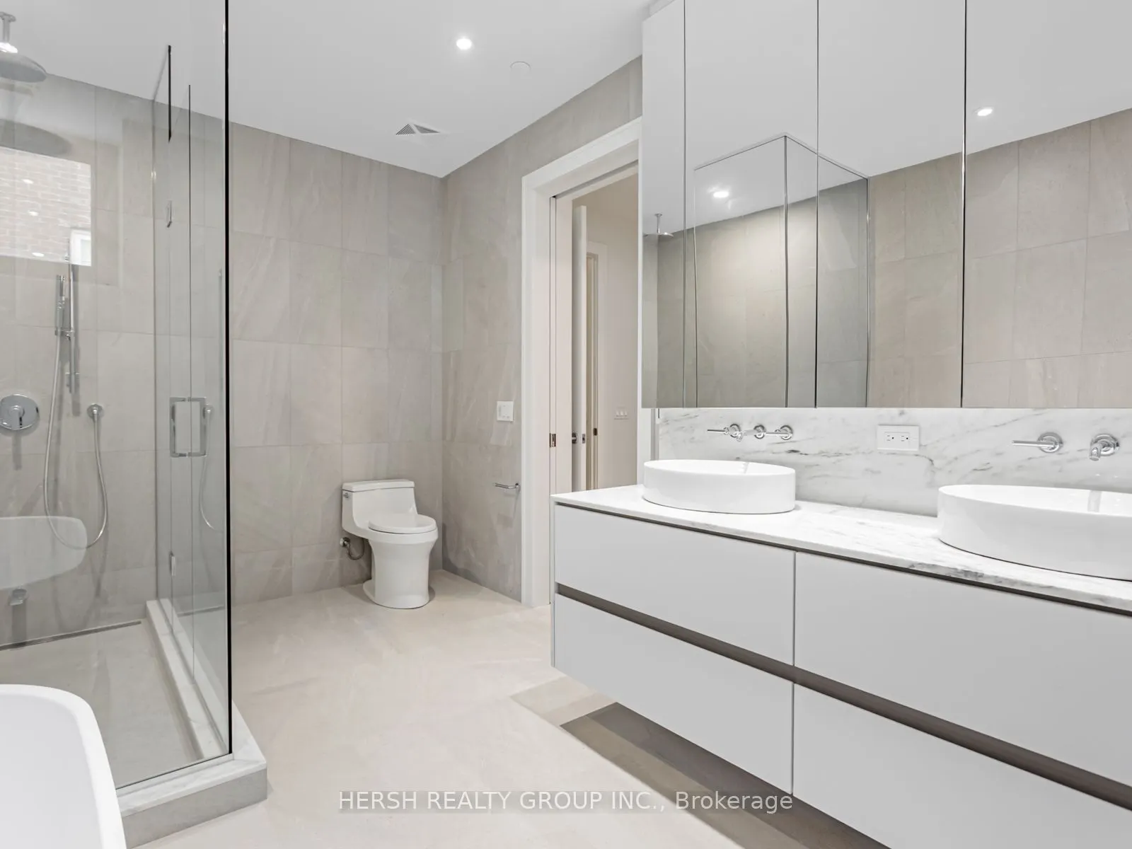 2 Forest Hill Road, #208