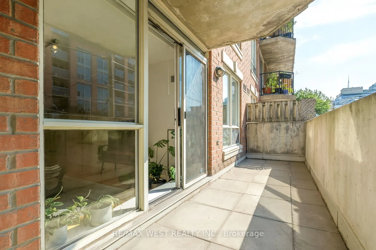 1000 King Street W, #209