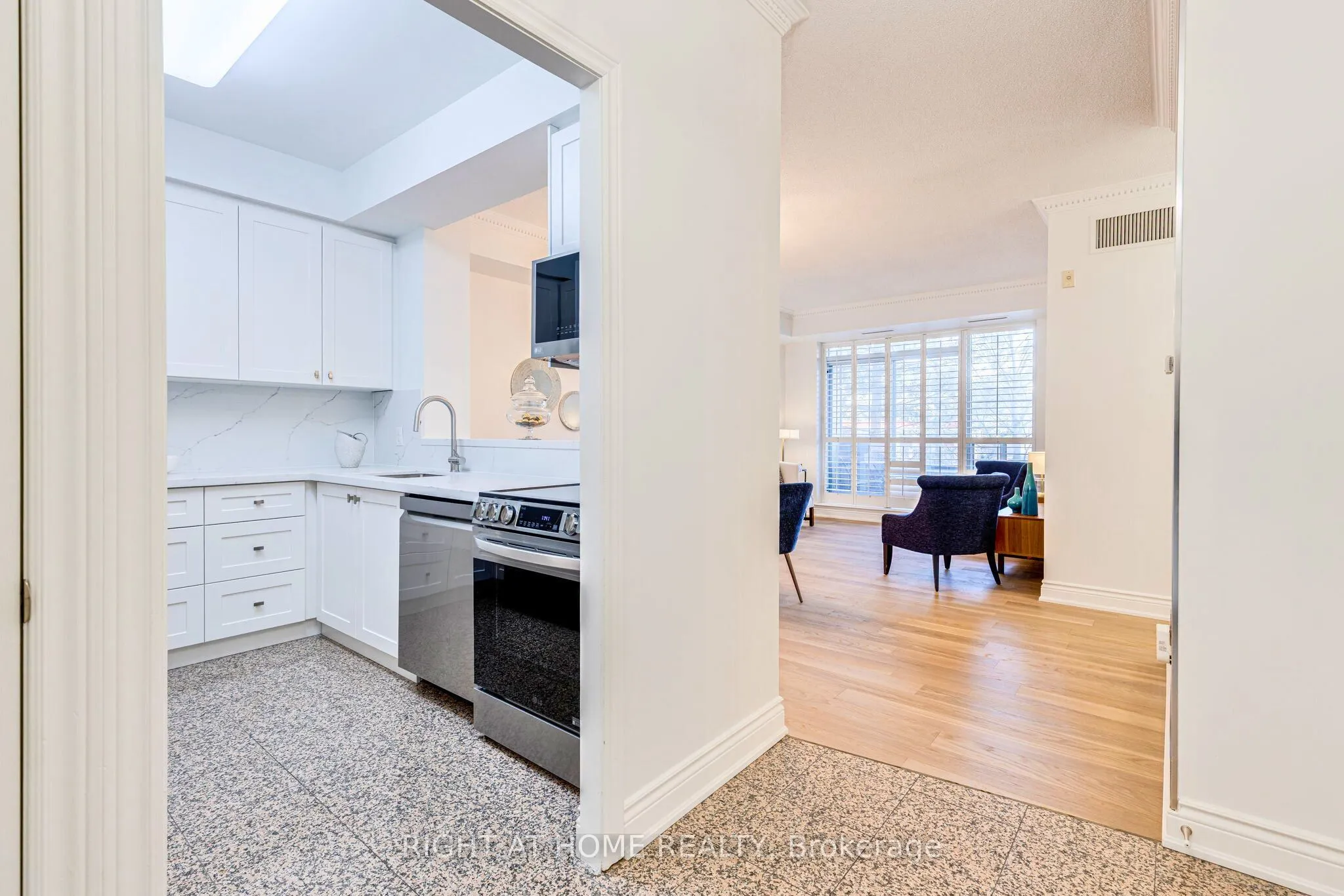 801 Lawrence Avenue E, #208