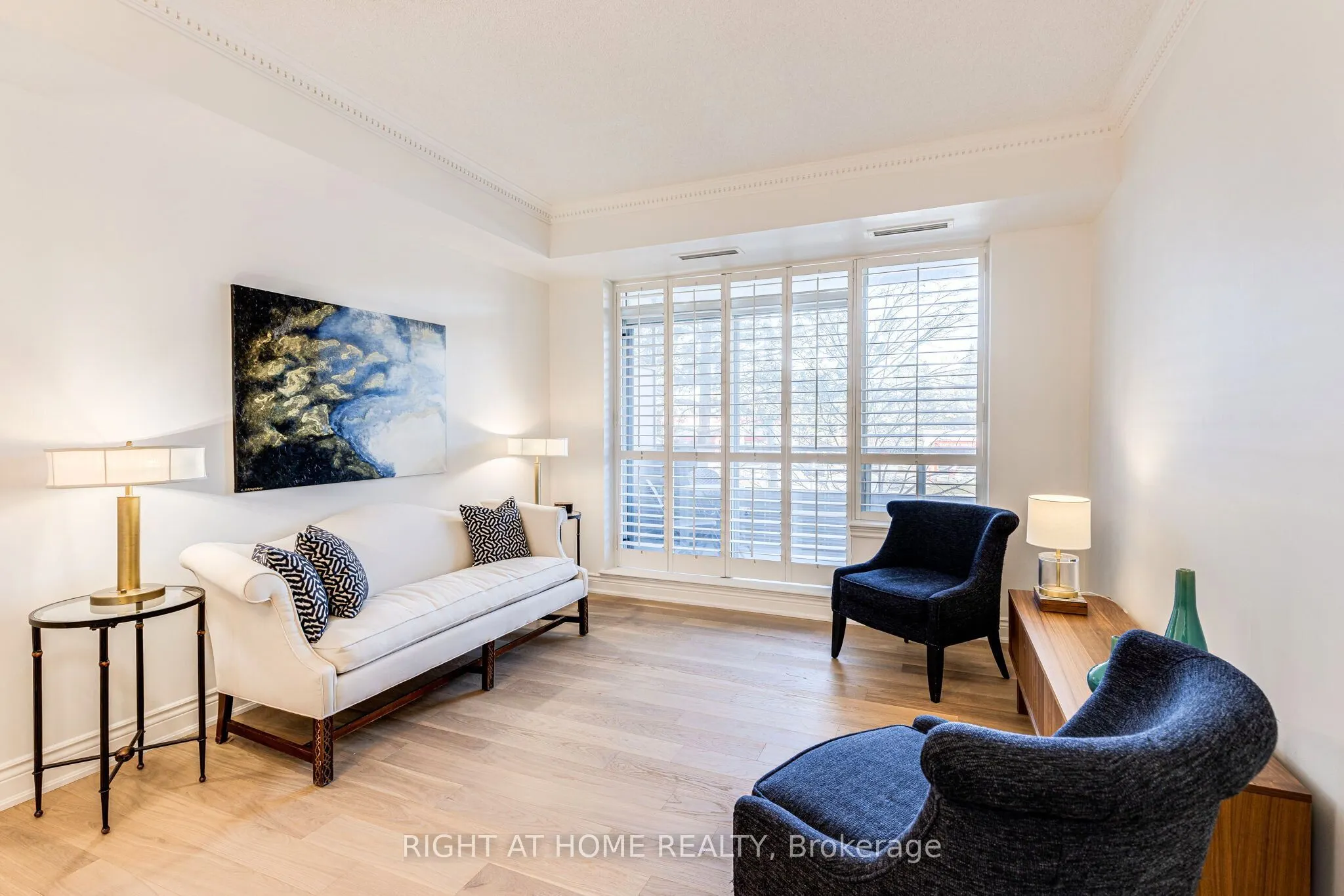 801 Lawrence Avenue E, #208