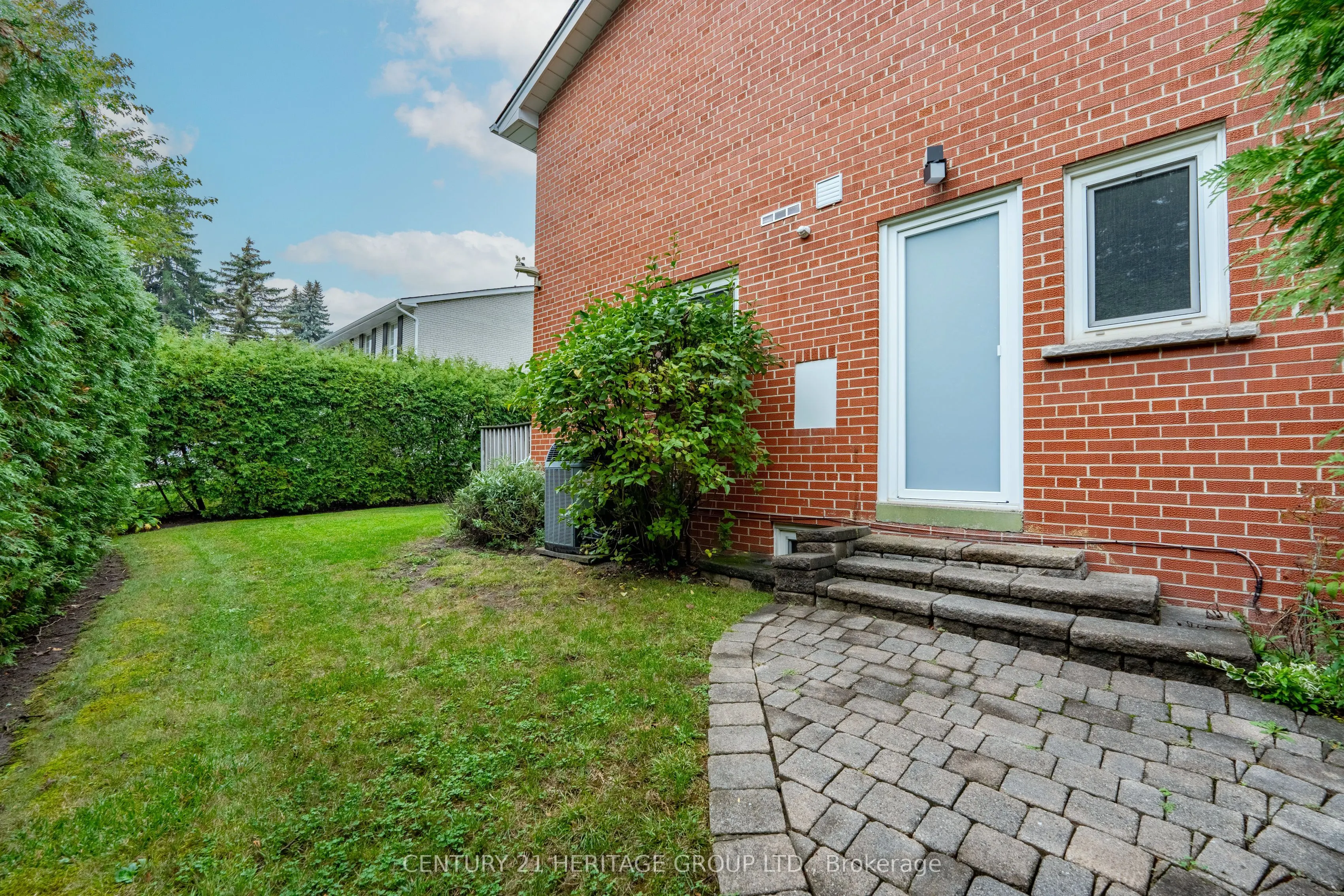 61 Foursome Crescent