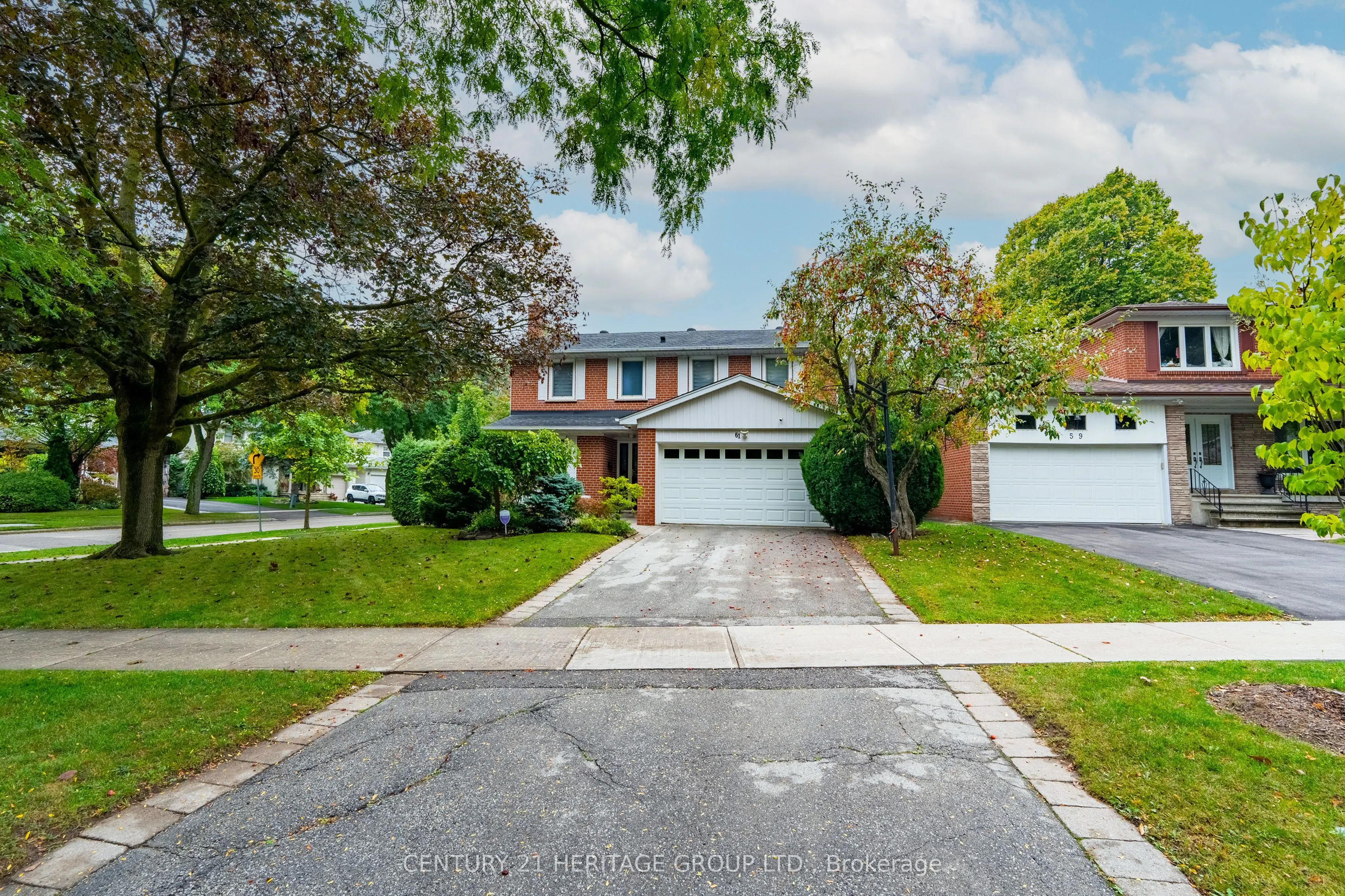 61 Foursome Crescent