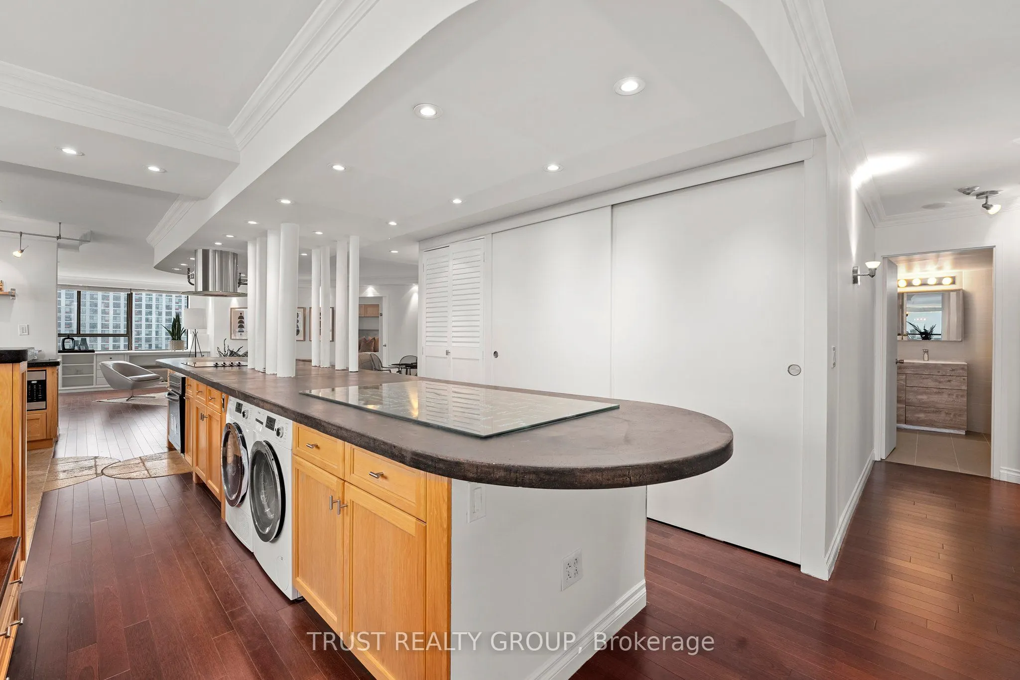 270 Queens Quay W, #1201/02