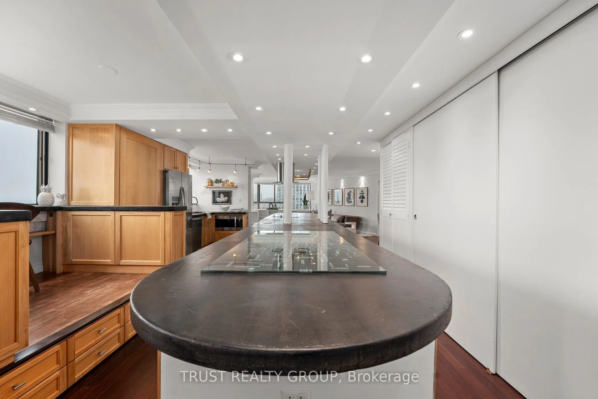 270 Queens Quay W, #1201/02