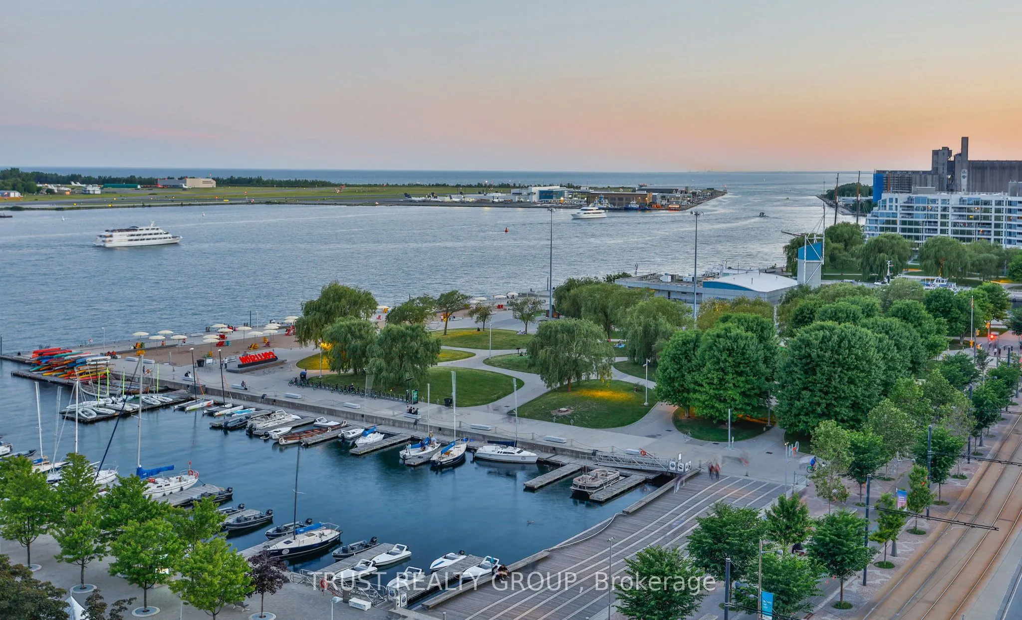 270 Queens Quay W, #1201/02