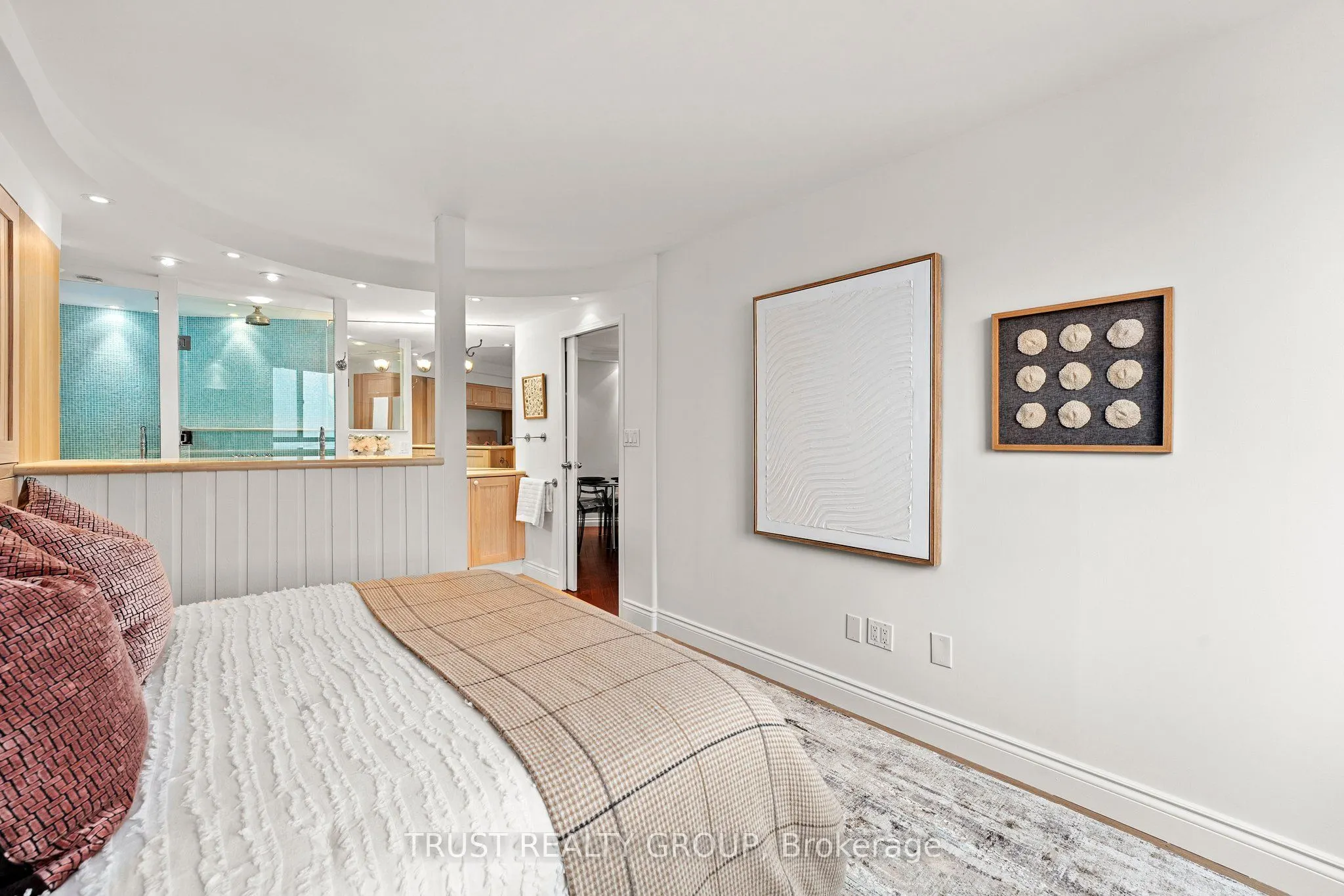 270 Queens Quay W, #1201/02