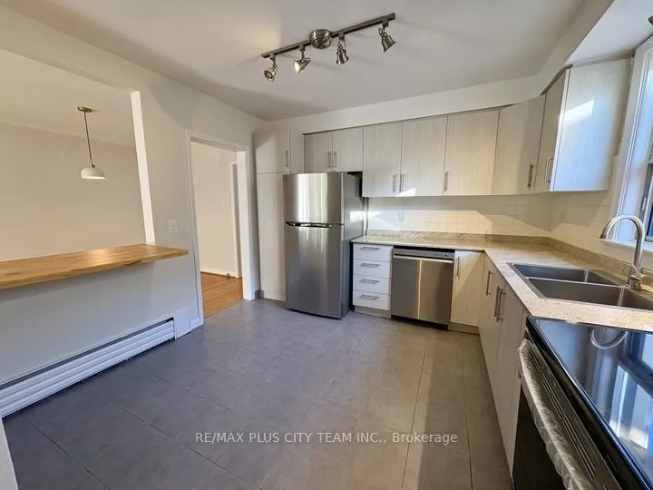44 Meadowbrook Drive, #2