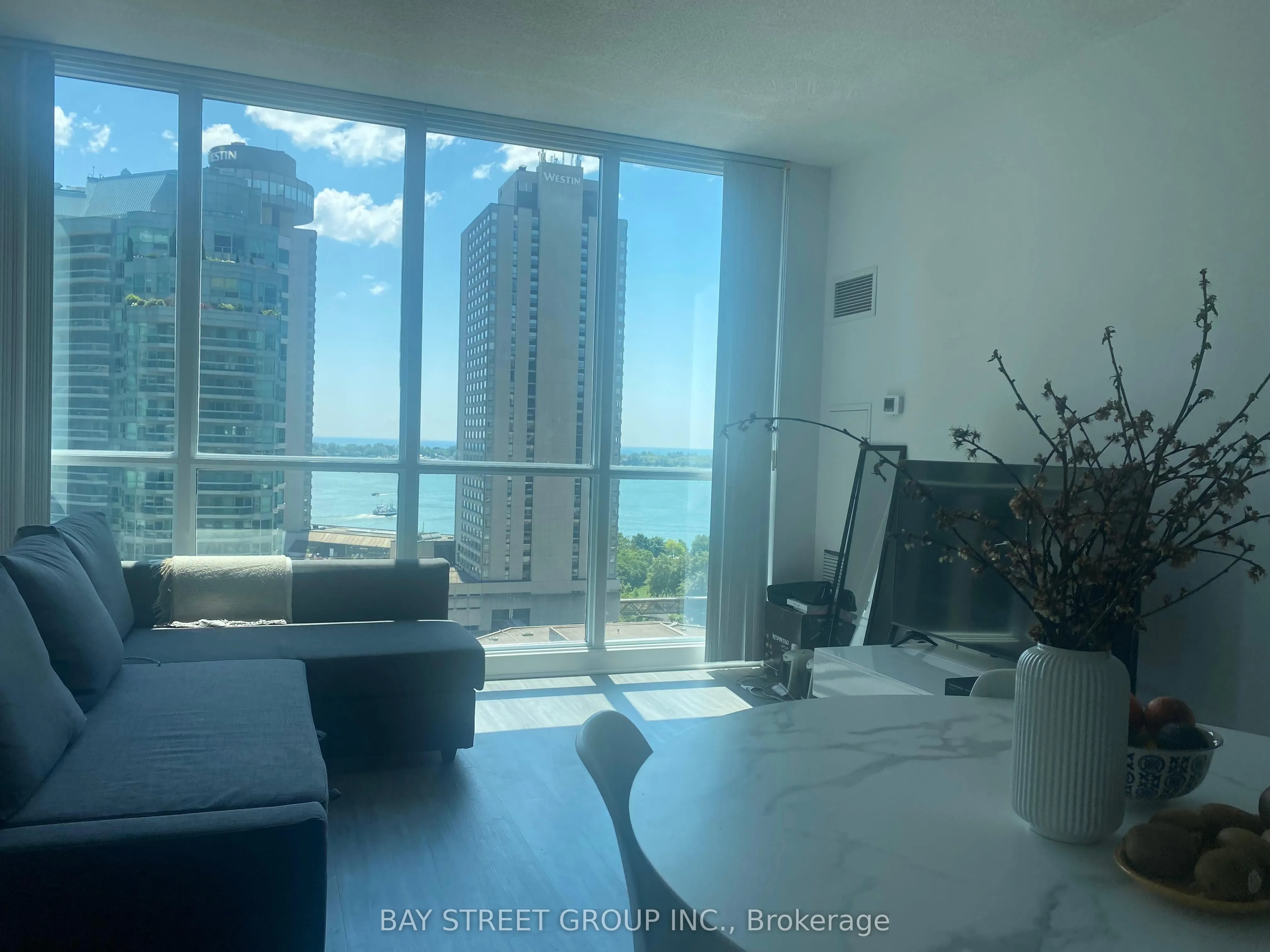18 Harbour Street, #1708