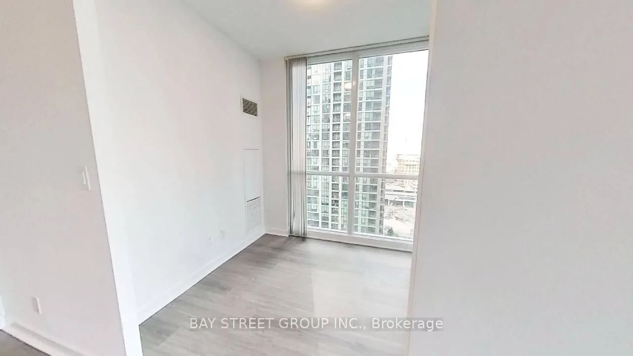 18 Harbour Street, #1708