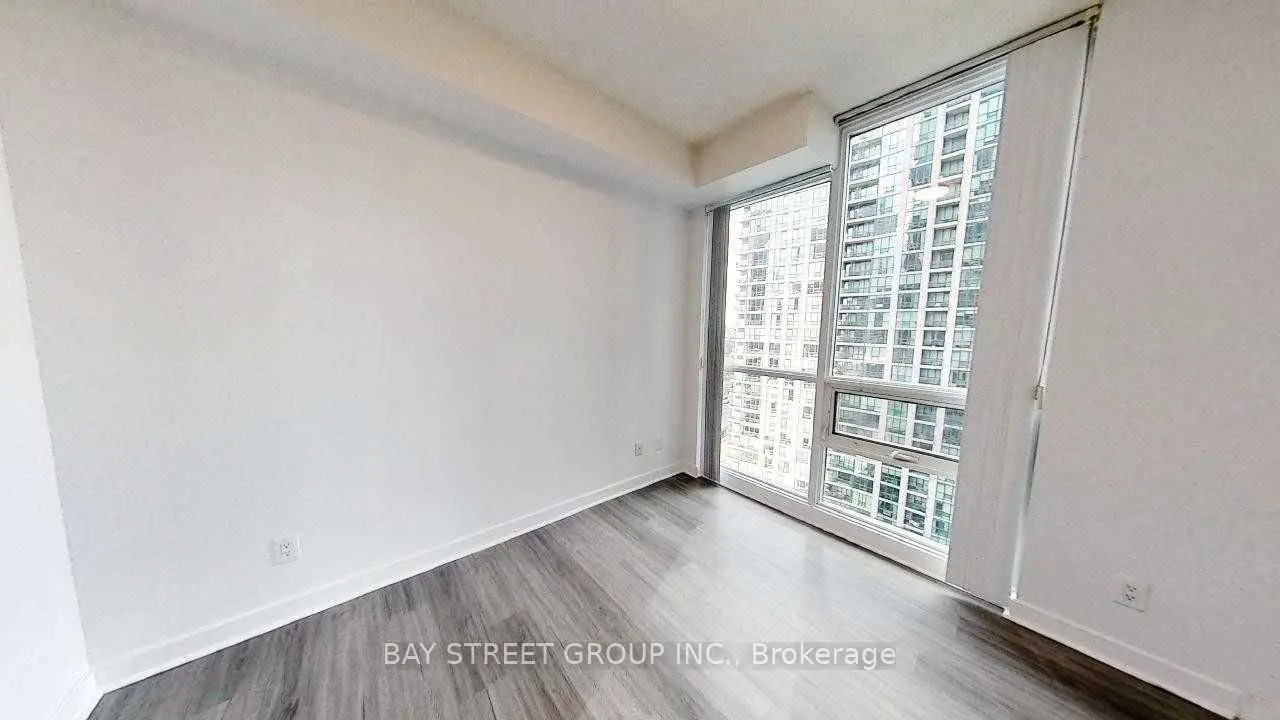 18 Harbour Street, #1708