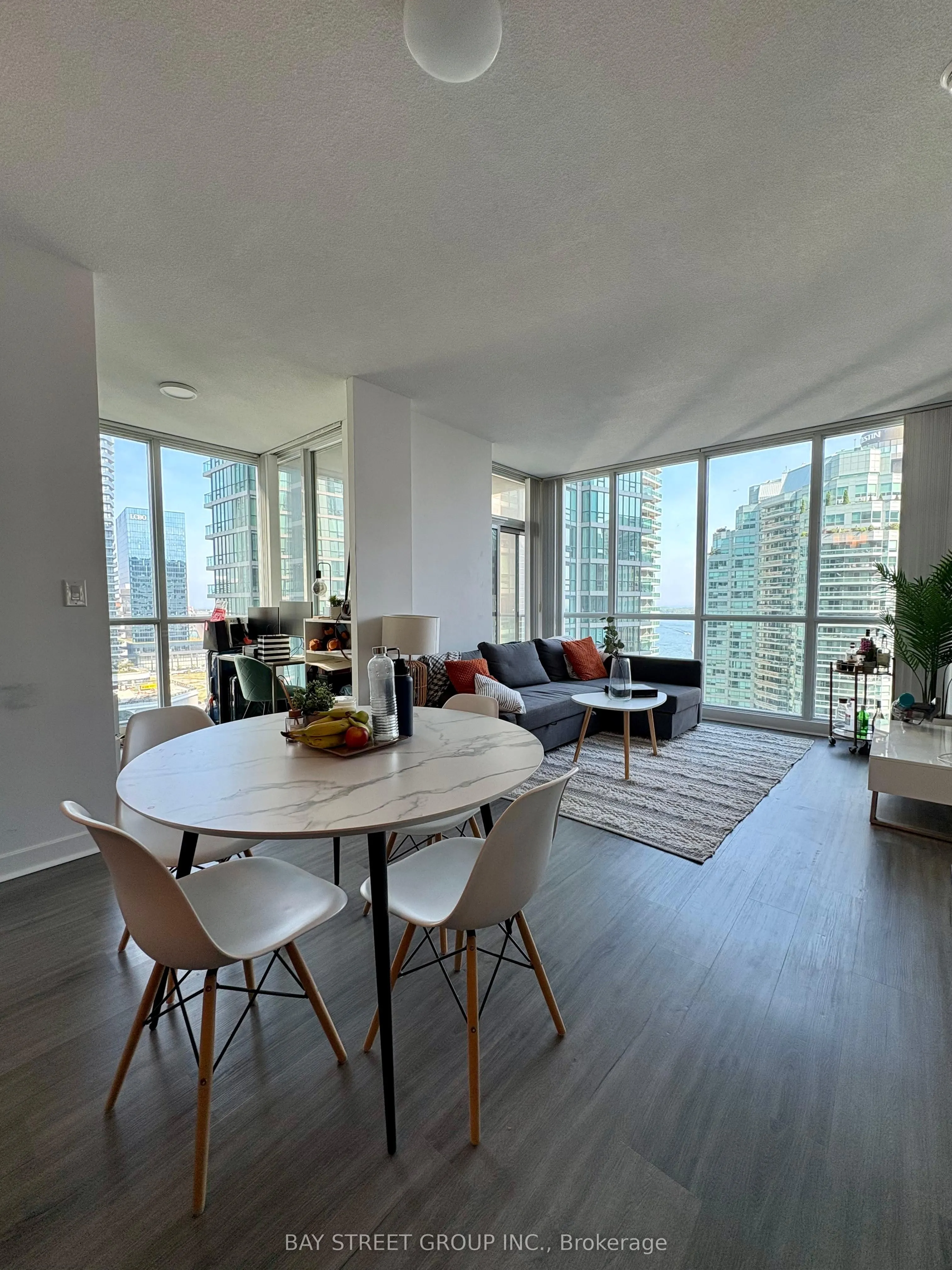 18 Harbour Street, #1708