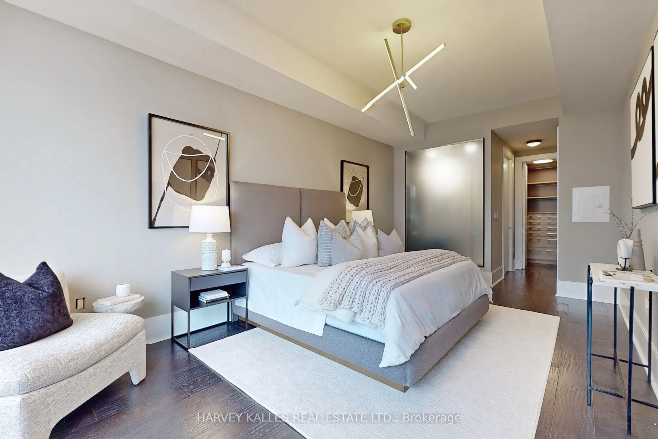 29 Queens Quay E, #813