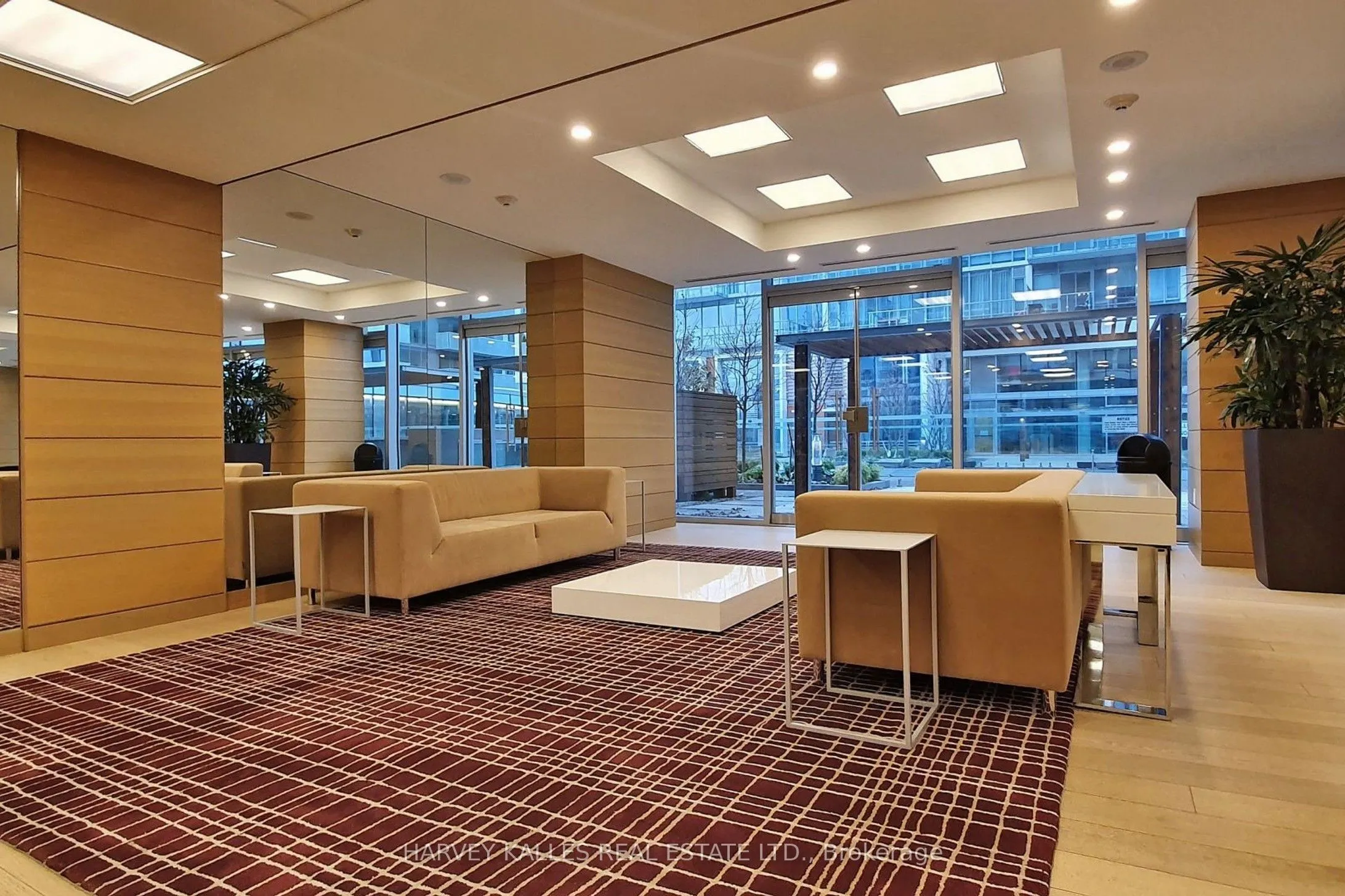 29 Queens Quay E, #813