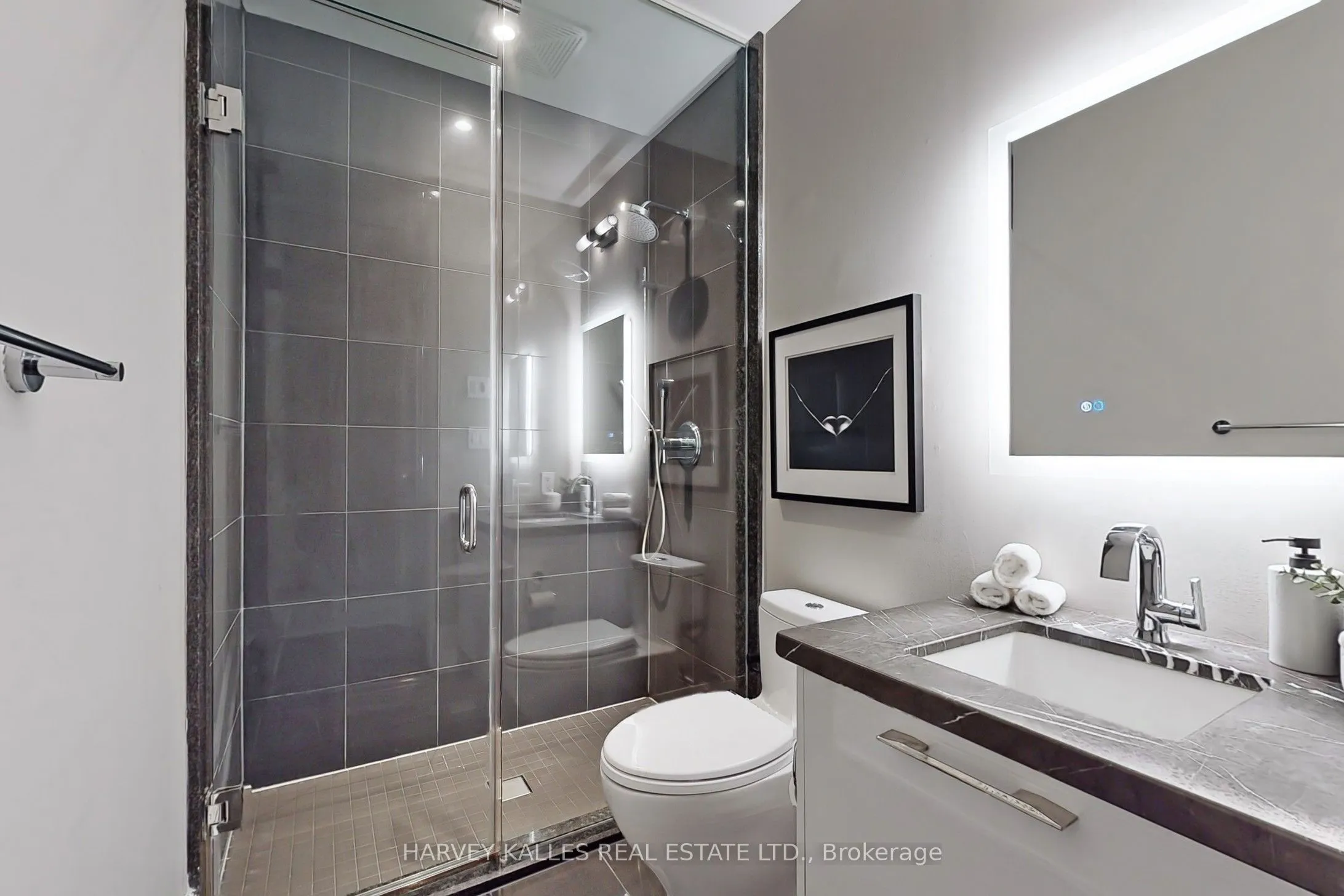 29 Queens Quay E, #813